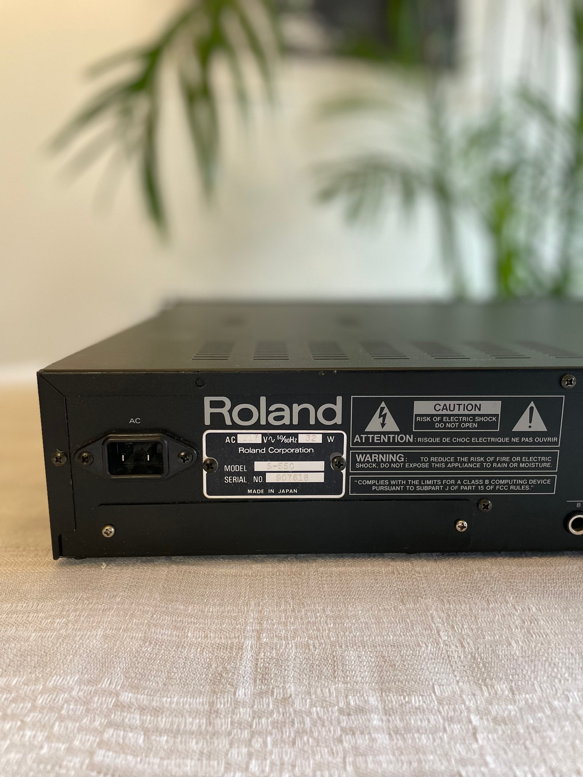 550 Roland Therrien Roland S-550 Digital Sampler 1988 – Herscheid and the Headbangers