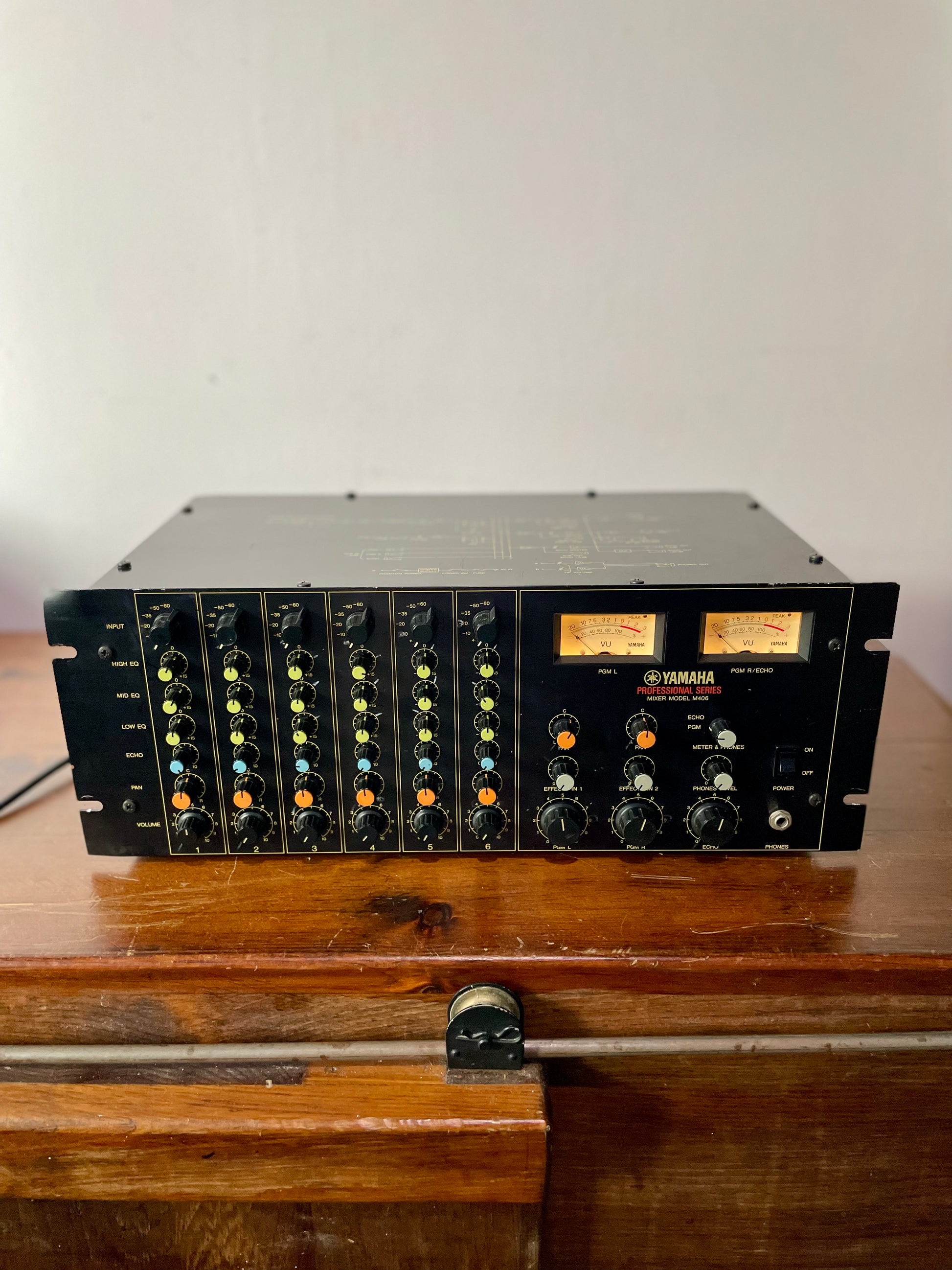 Yamaha M406 Yamaha M406