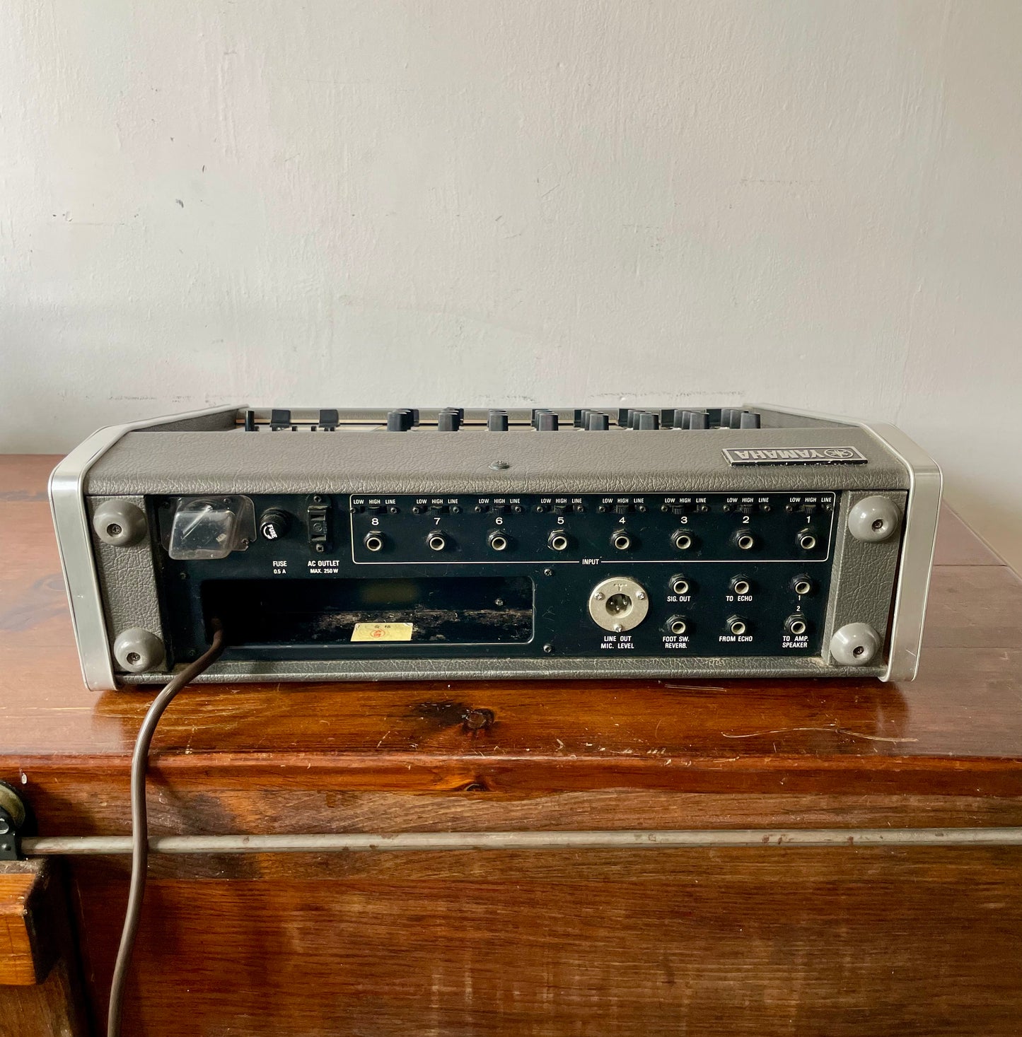Yamaha PM-200