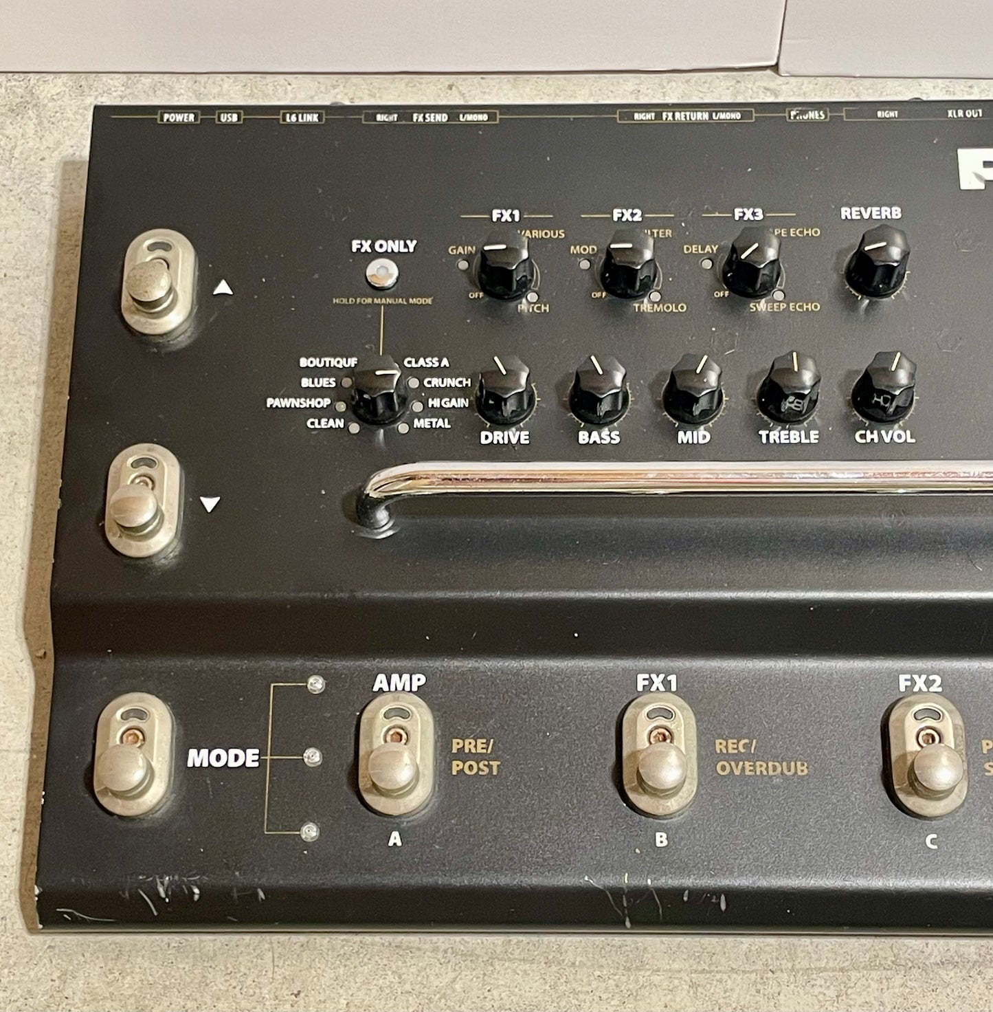 Line 6 POD HD400 Multi-Effect and Amp Modeler