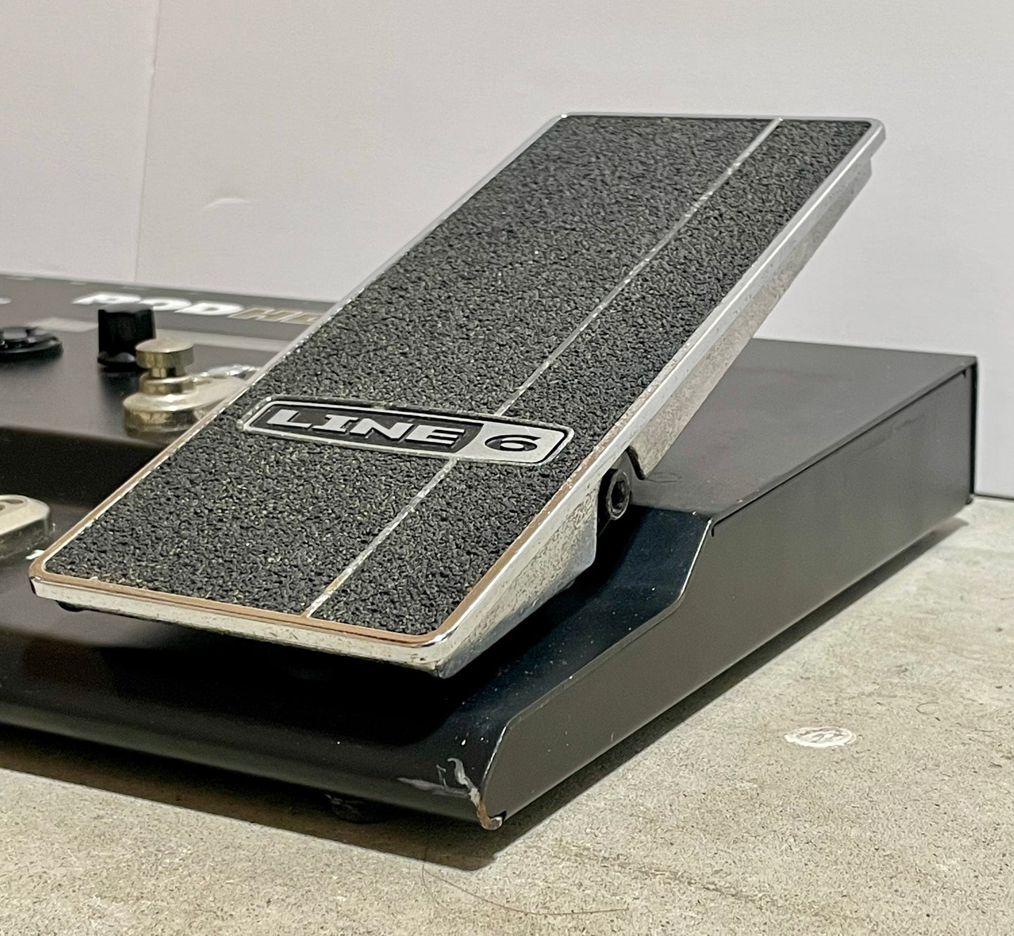 Line 6 POD HD400 Multi-Effect and Amp Modeler