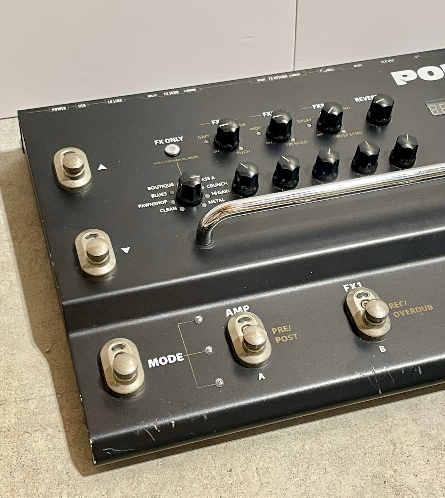 Line 6 POD HD400 Multi-Effect and Amp Modeler
