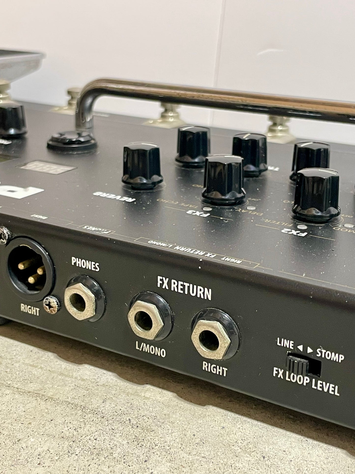 Line 6 POD HD400 Multi-Effect and Amp Modeler