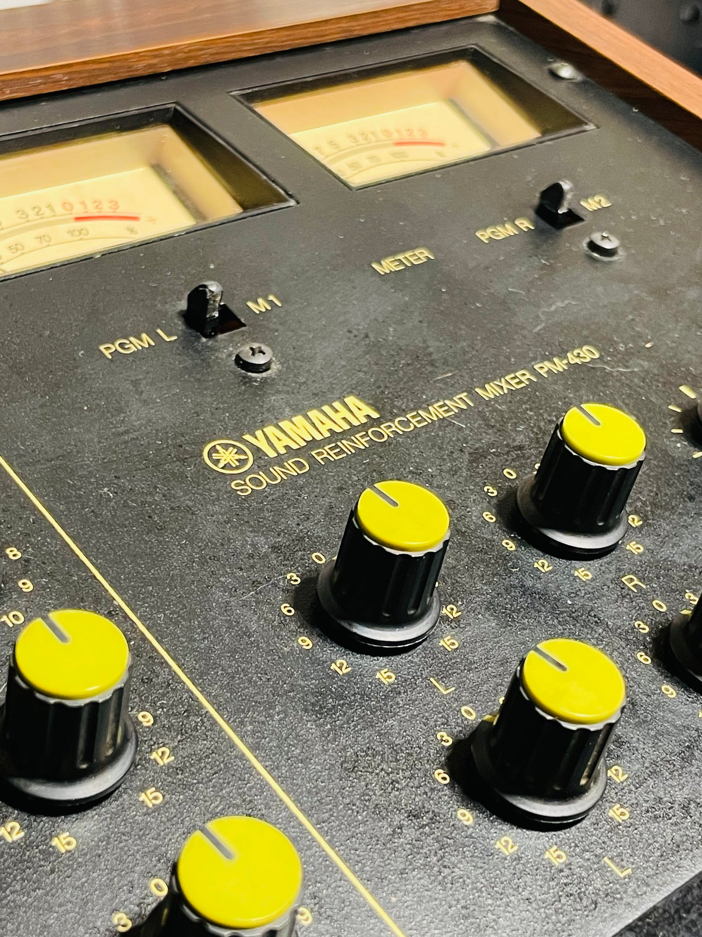 Yamaha PM-430 "Japa-Neve" fully recapped + Direct-Out Headbangers Mod! Tamura transformers 8-Channel Mixing Console 1970s