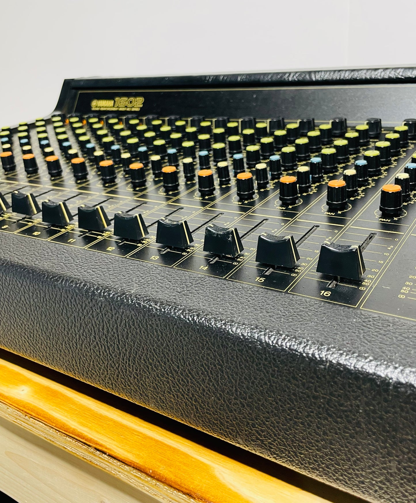 Yamaha MQ1602 "Japa-Neve" Mixer - Fully recapped + Direct-Outs - Small PM1000, Tamura transformers, fat Pres. 4 band EQ