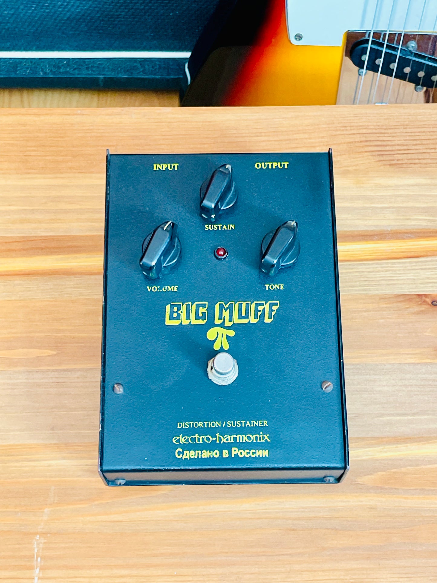 Electro-Harmonix Big Muff Pi V8 (Black Russian)