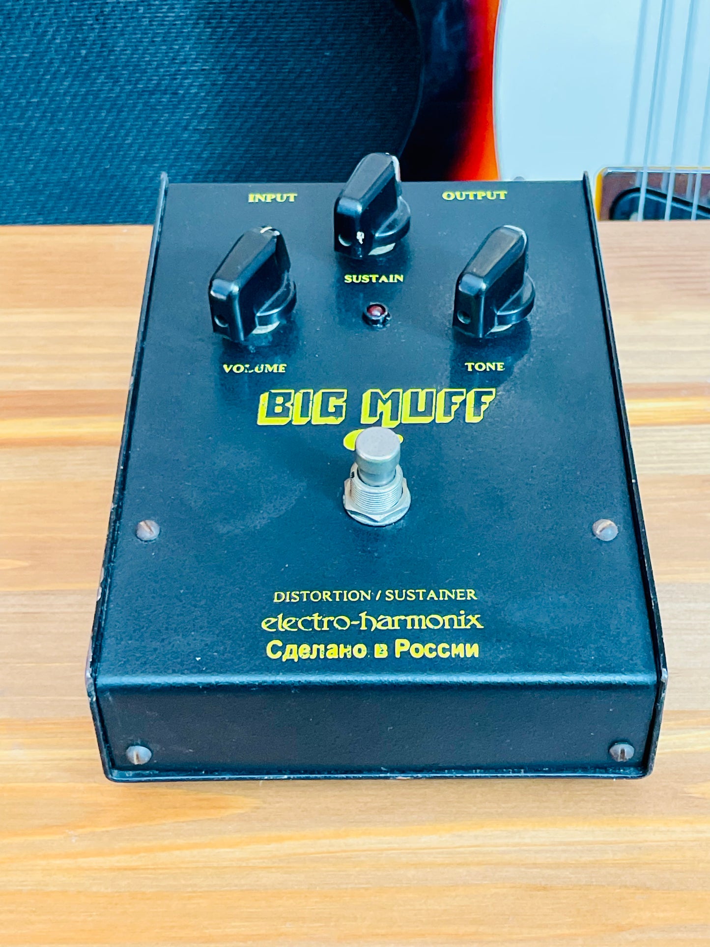 Electro-Harmonix Big Muff Pi V8 (Black Russian)