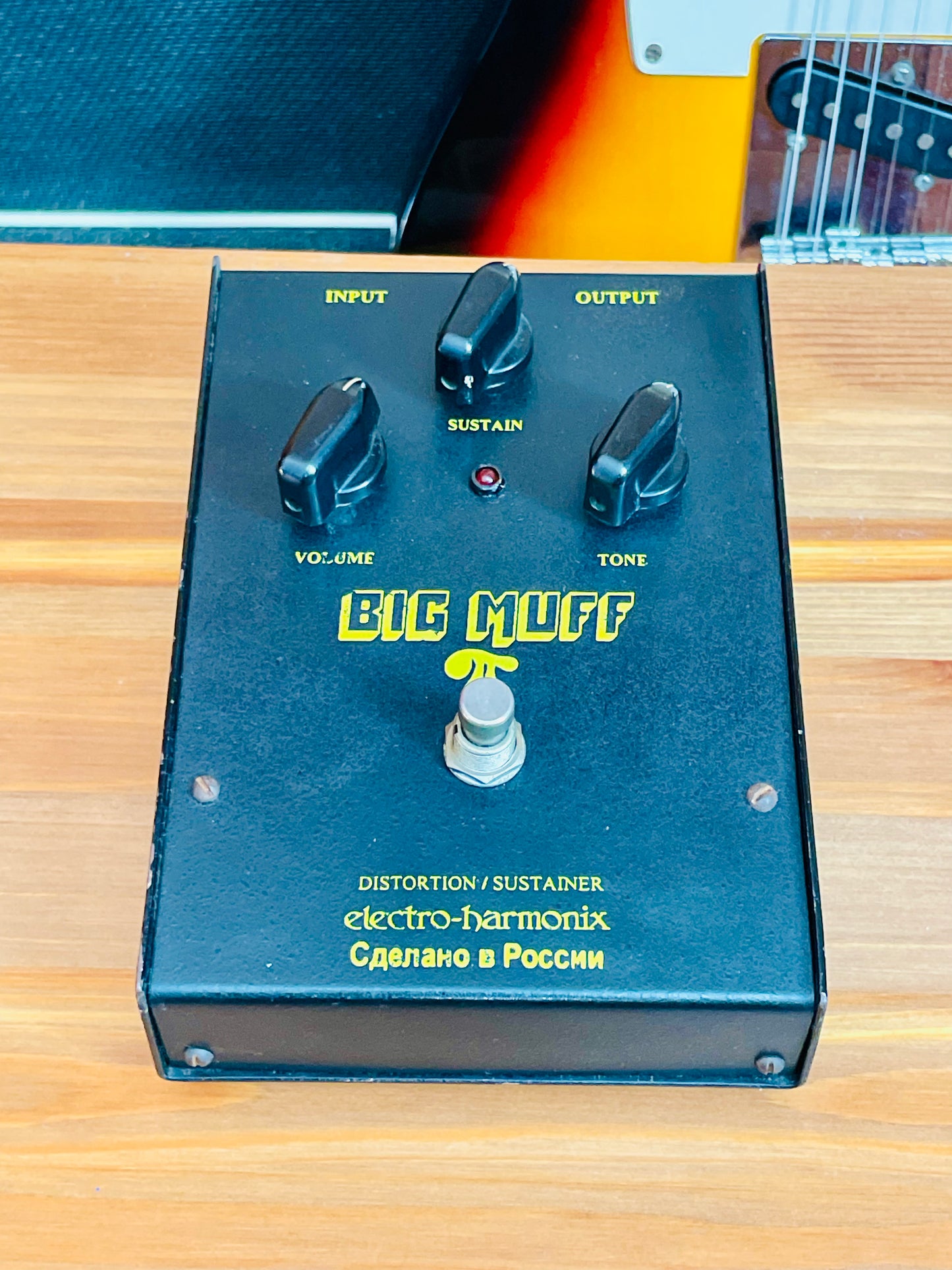 Electro-Harmonix Big Muff Pi V8 (Black Russian)