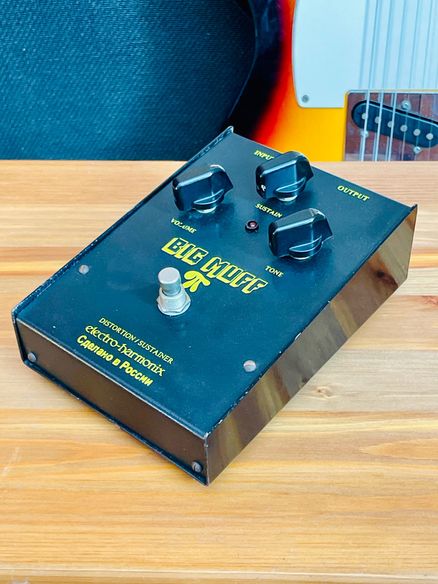 Electro-Harmonix Big Muff Pi V8 (Black Russian)