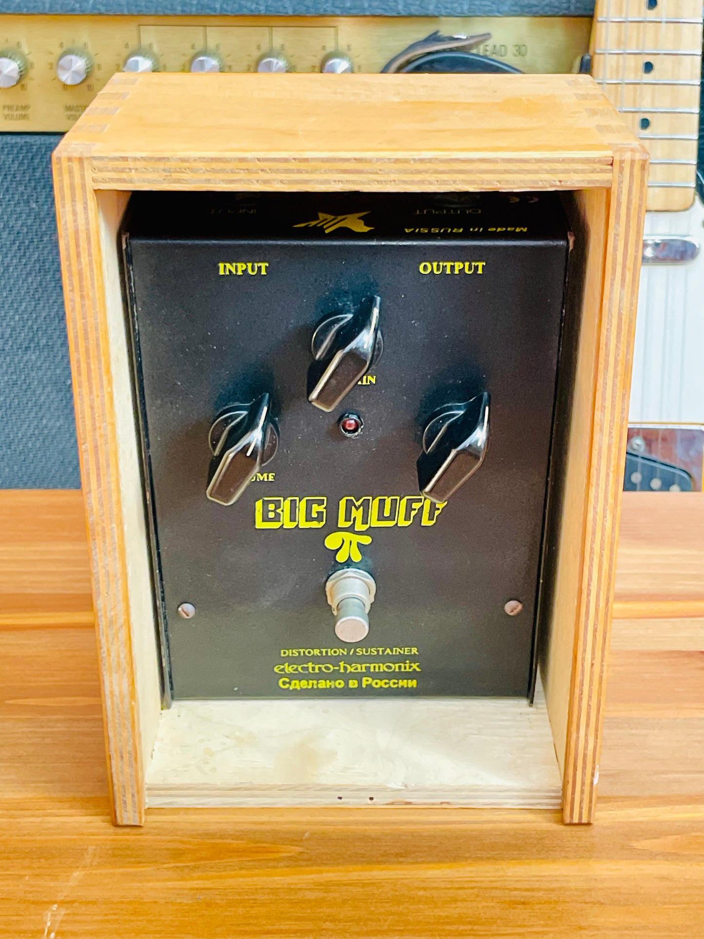 Electro-Harmonix Big Muff Pi V8 (Black Russian)