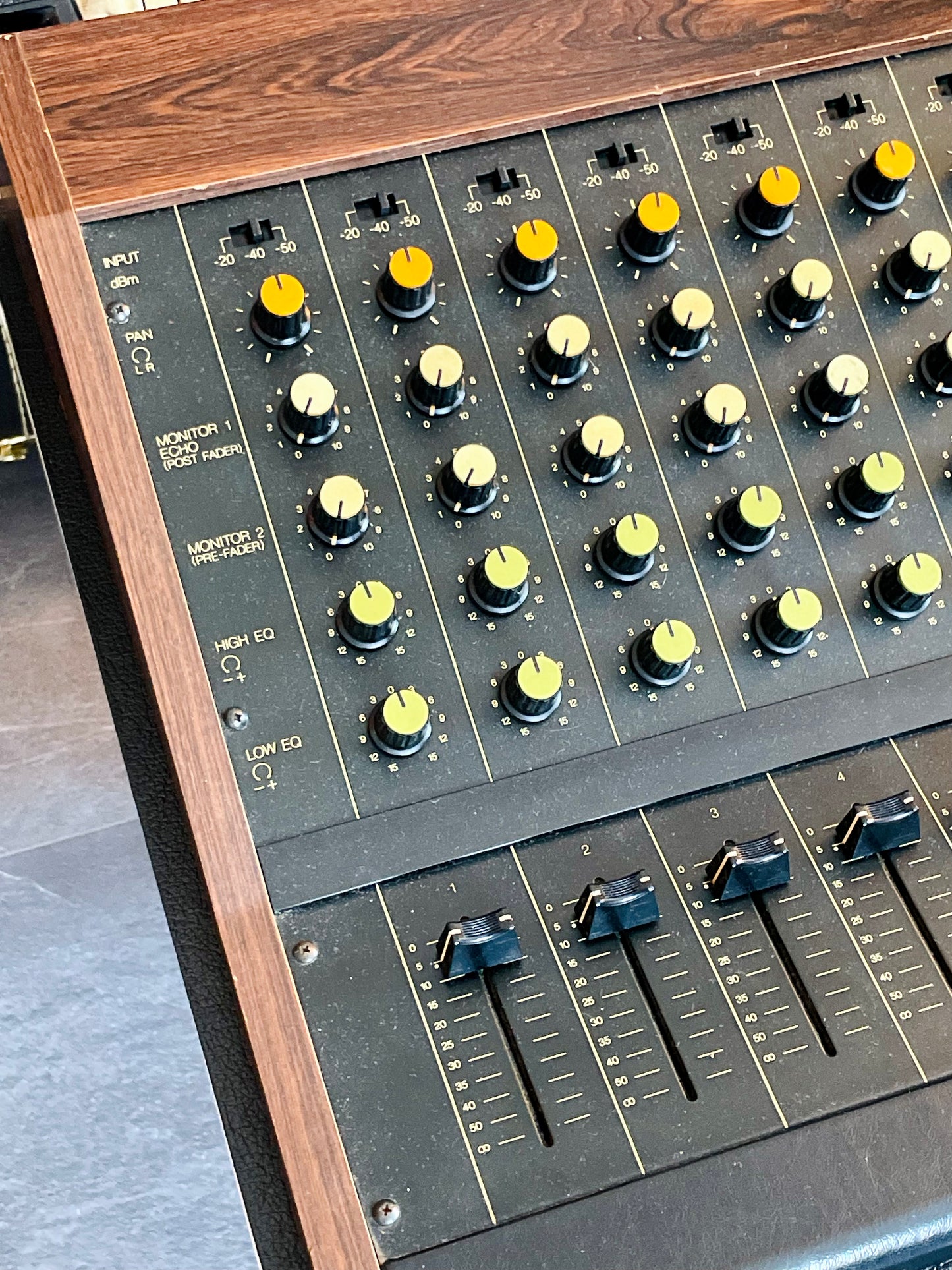 Yamaha PM-430 "Japa-Neve" fully recapped + Direct-Out Headbangers Mod! Tamura transformers 8-Channel Mixing Console 1970s