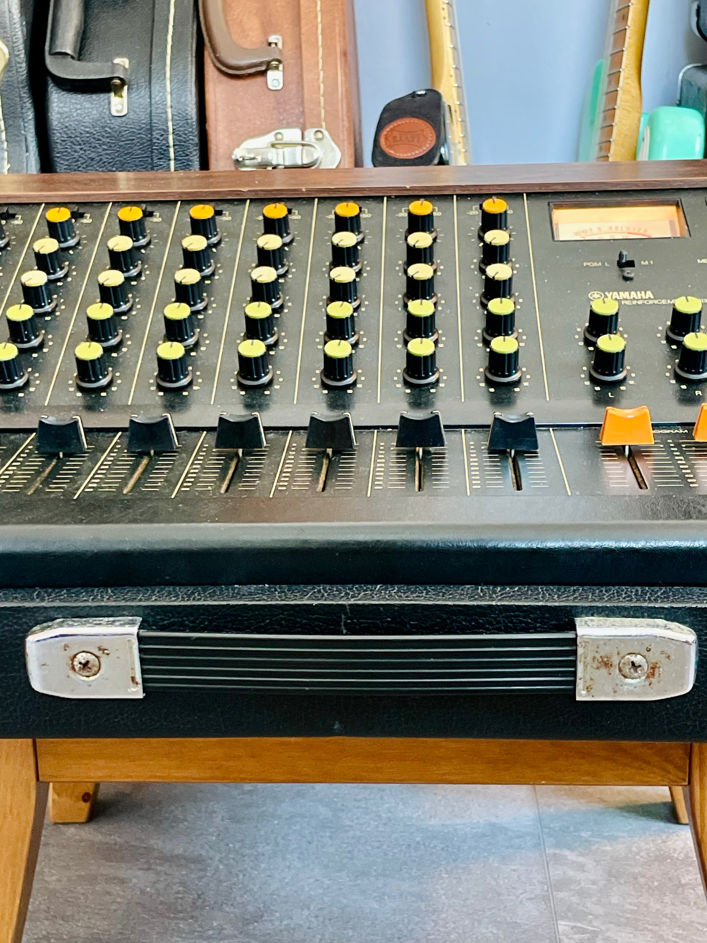 Yamaha PM-430 "Japa-Neve" fully recapped + Direct-Out Headbangers Mod! Tamura transformers 8-Channel Mixing Console 1970s