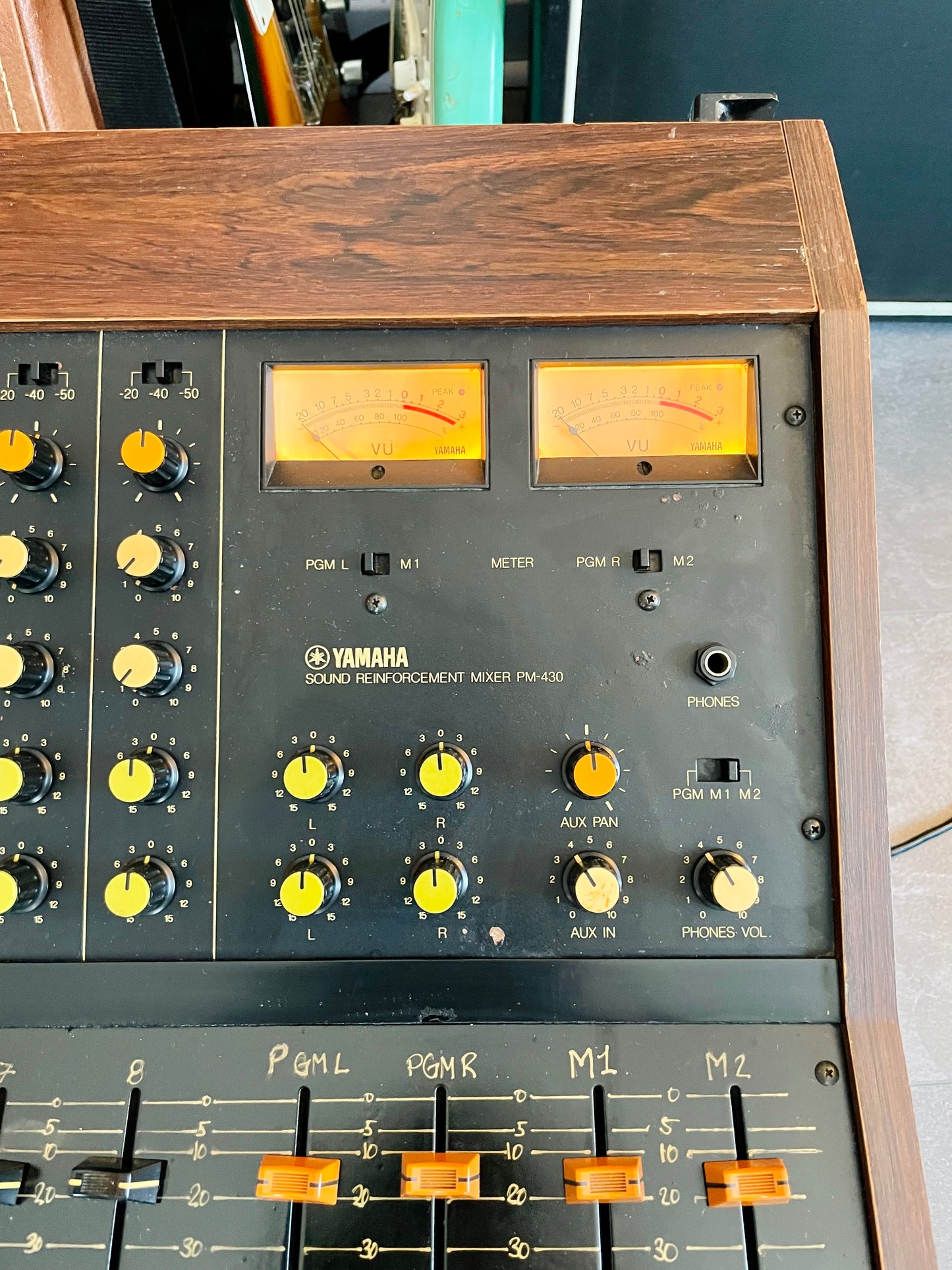 Yamaha PM-430 "Japa-Neve" fully recapped + Direct-Out Headbangers Mod! Tamura transformers 8-Channel Mixing Console 1970s