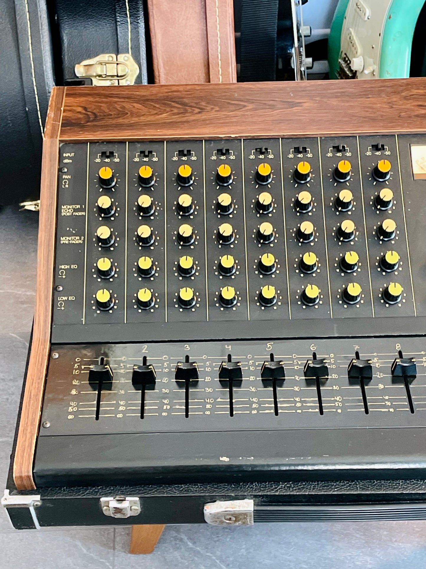 Yamaha PM-430 "Japa-Neve" fully recapped + Direct-Out Headbangers Mod! Tamura transformers 8-Channel Mixing Console 1970s