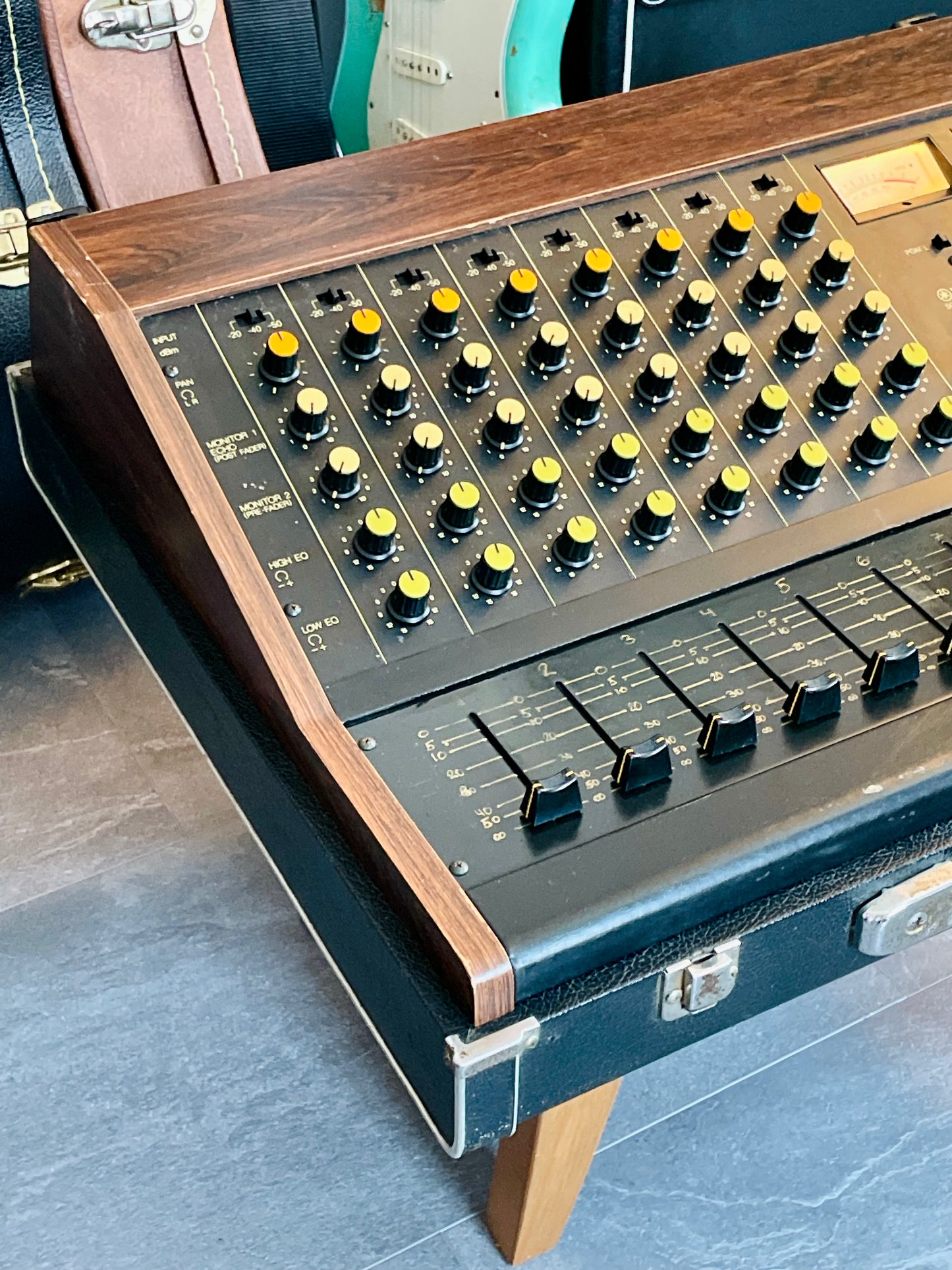Yamaha PM-430 "Japa-Neve" fully recapped + Direct-Out Headbangers Mod! Tamura transformers 8-Channel Mixing Console 1970s