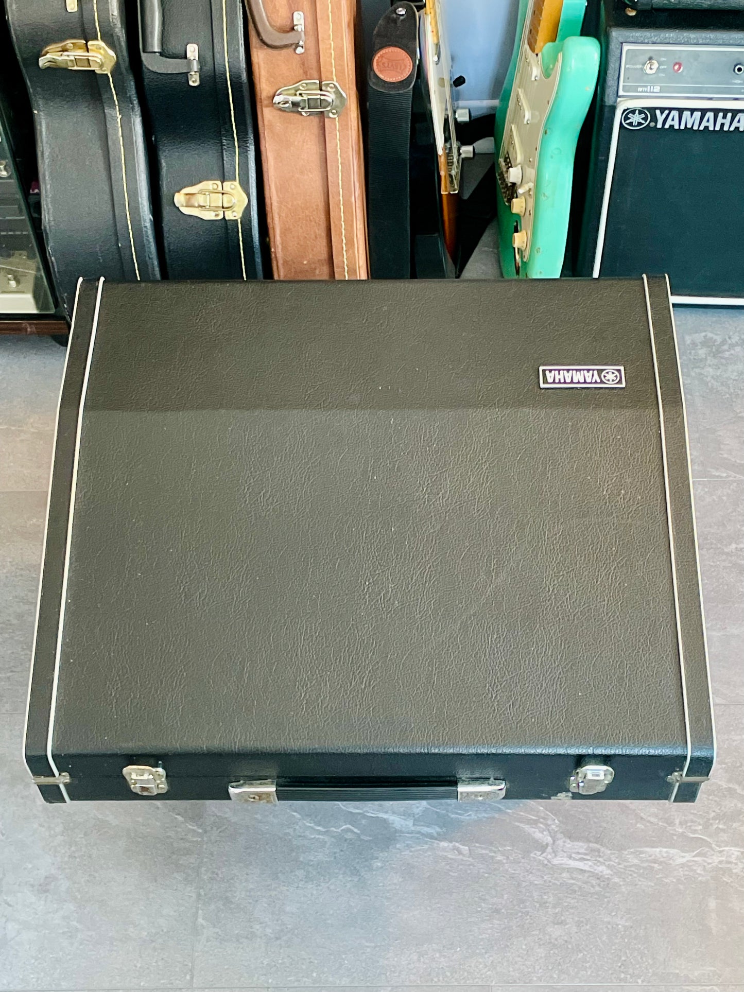 Yamaha PM-430 "Japa-Neve" fully recapped + Direct-Out Headbangers Mod! Tamura transformers 8-Channel Mixing Console 1970s