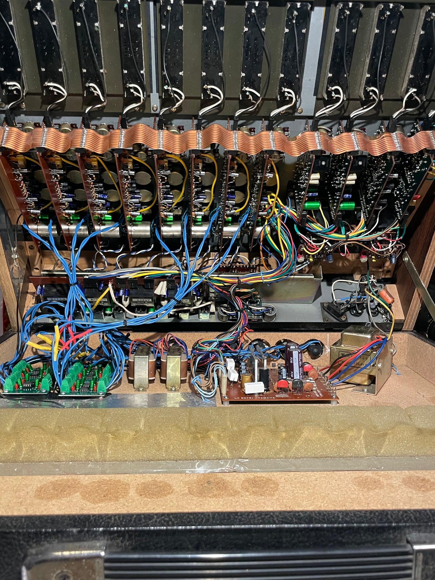 Yamaha PM-430 "Japa-Neve" fully recapped + Direct-Out Headbangers Mod! Tamura transformers 8-Channel Mixing Console 1970s