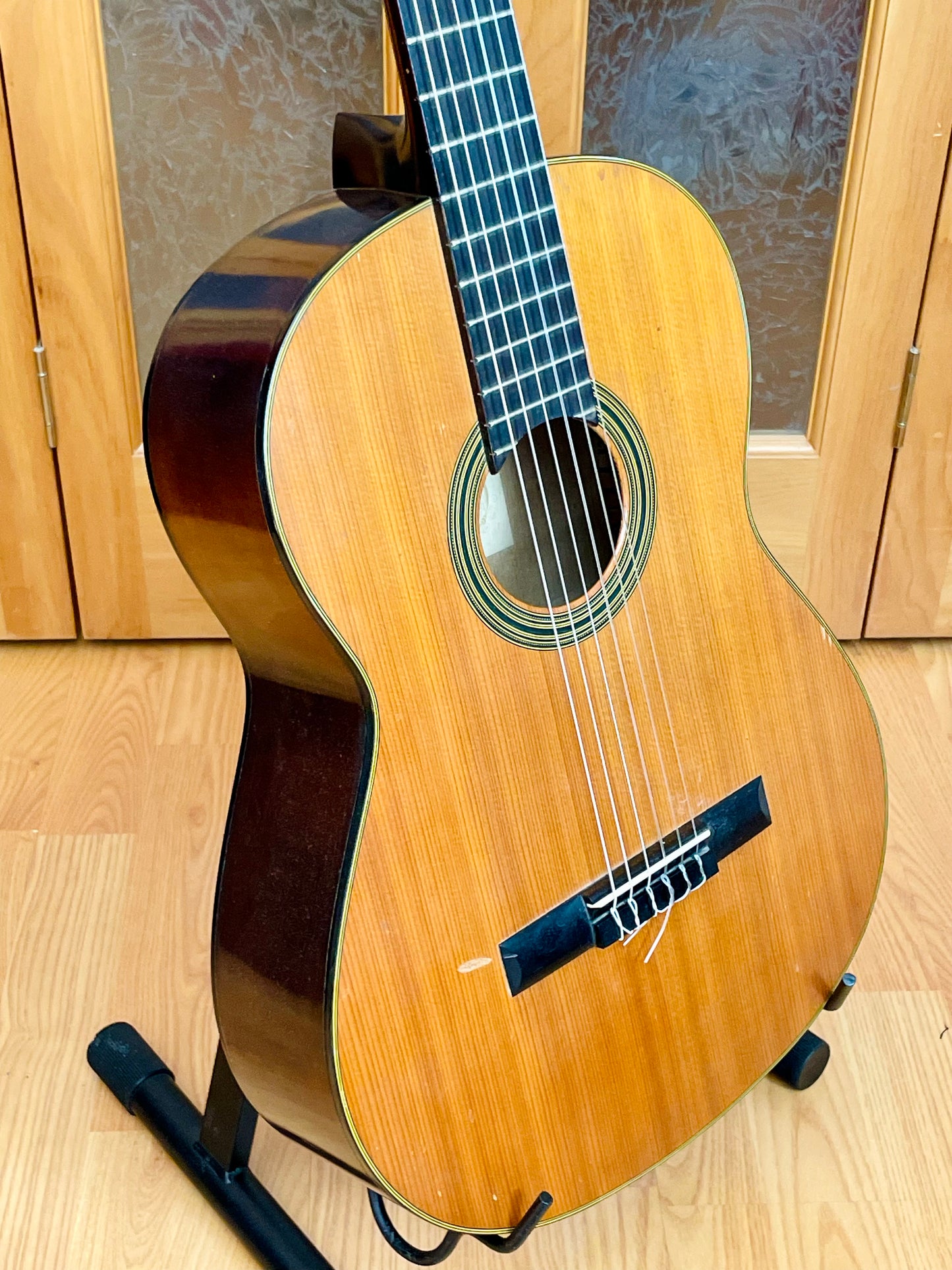 Yamaha No. G-60 Nippon Gakki - Made in Japan c. 1967 - 1973