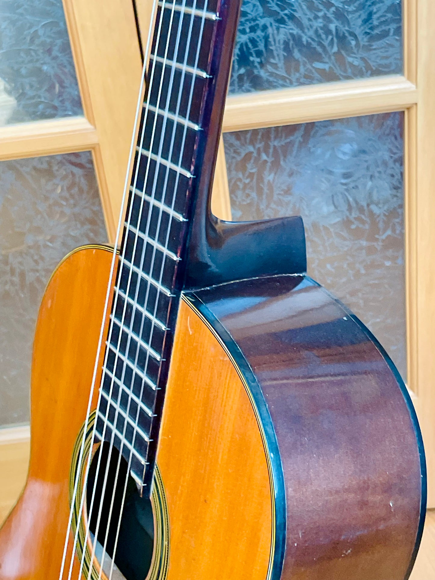 Yamaha No. G-60 Nippon Gakki - Made in Japan c. 1967 - 1973