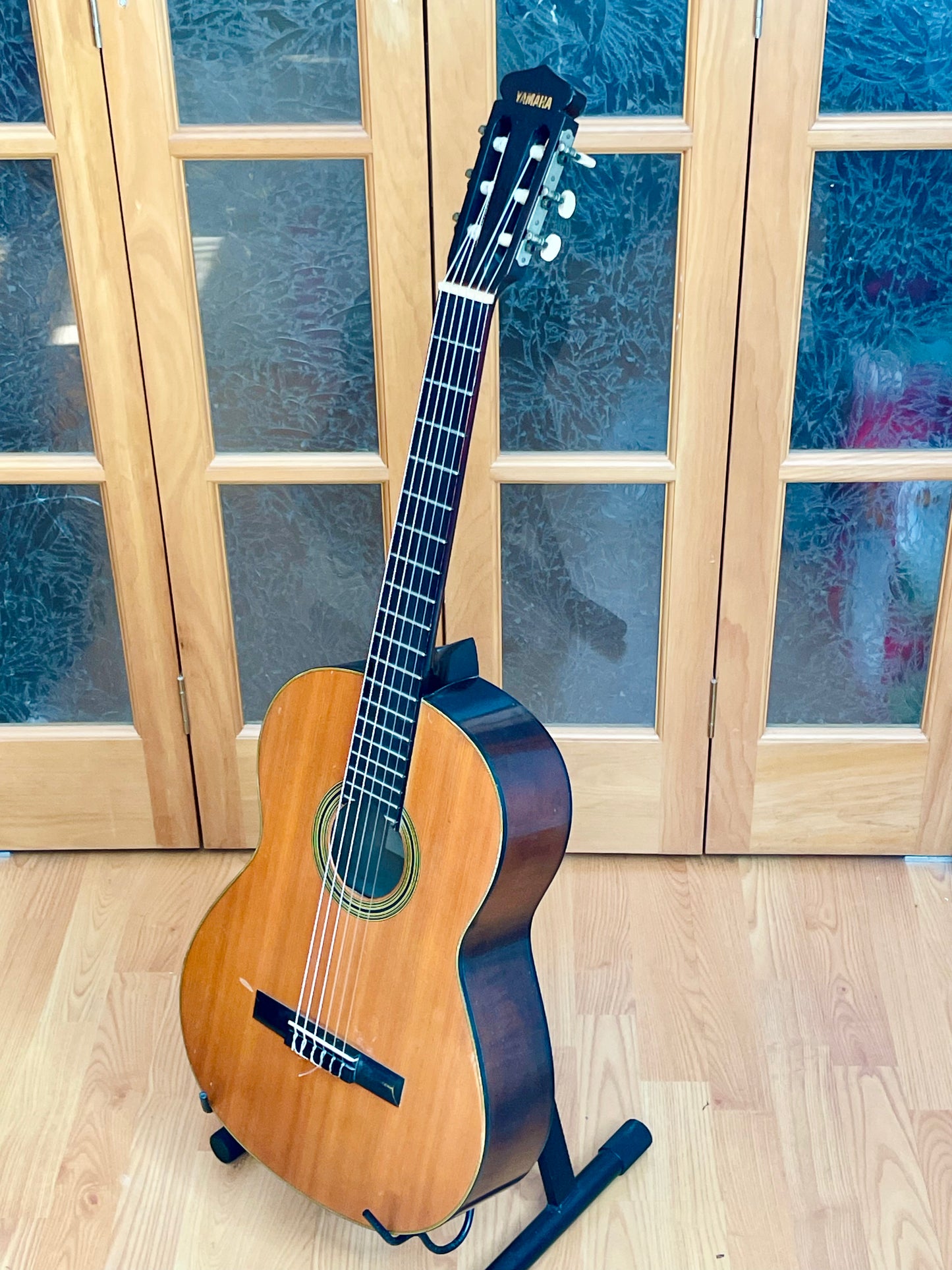 Yamaha No. G-60 Nippon Gakki - Made in Japan c. 1967 - 1973