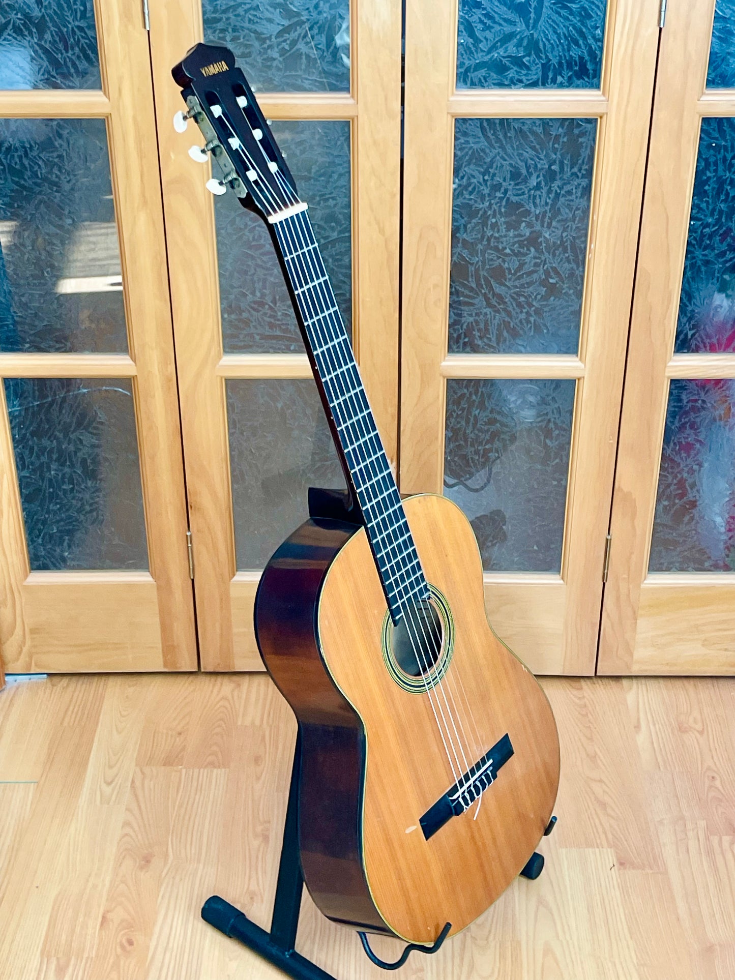 Yamaha No. G-60 Nippon Gakki - Made in Japan c. 1967 - 1973