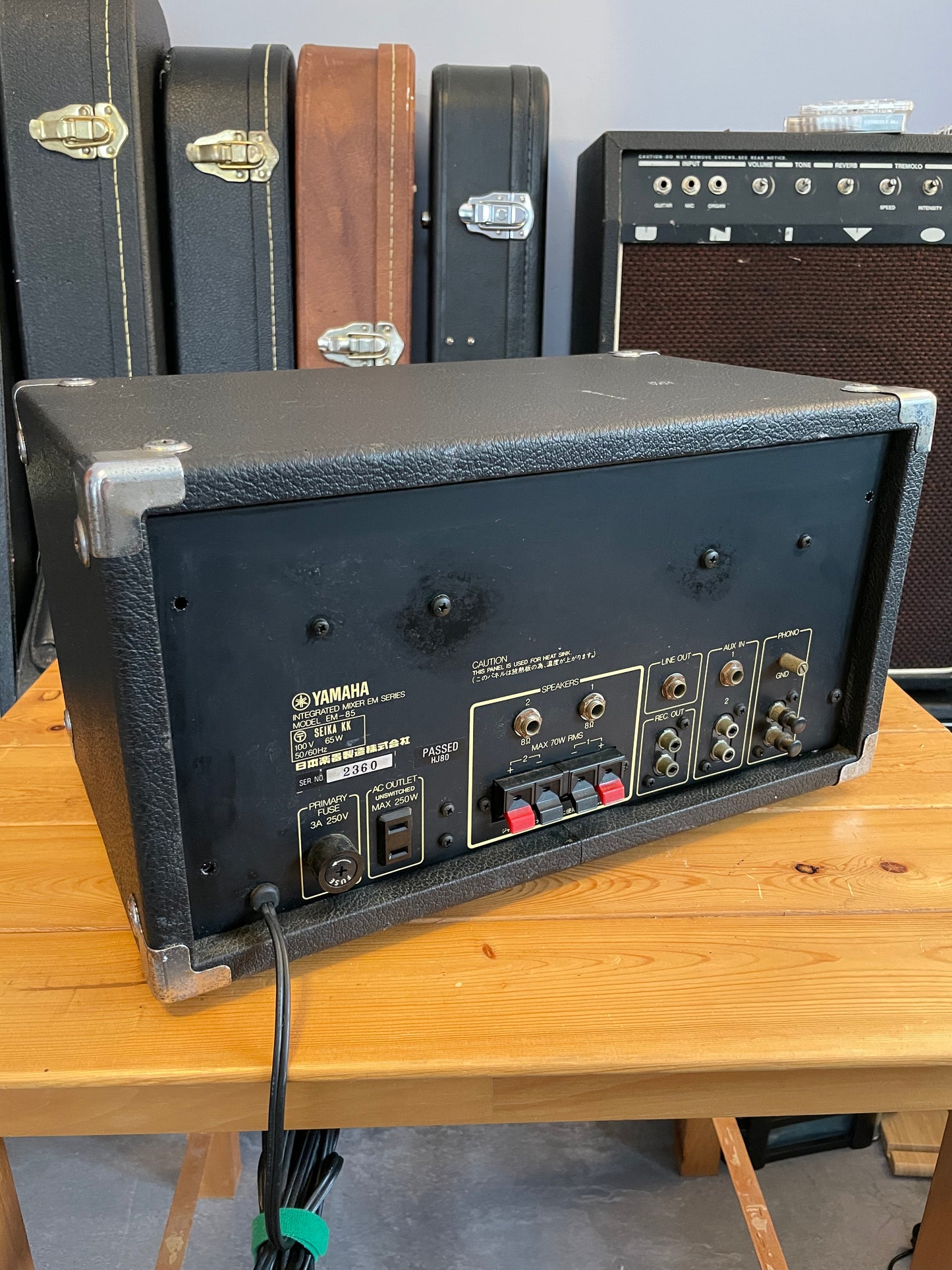 Yamaha EM-85 4 channel mixer with Aux and Phono channel + built in Bucket Brigade Delay