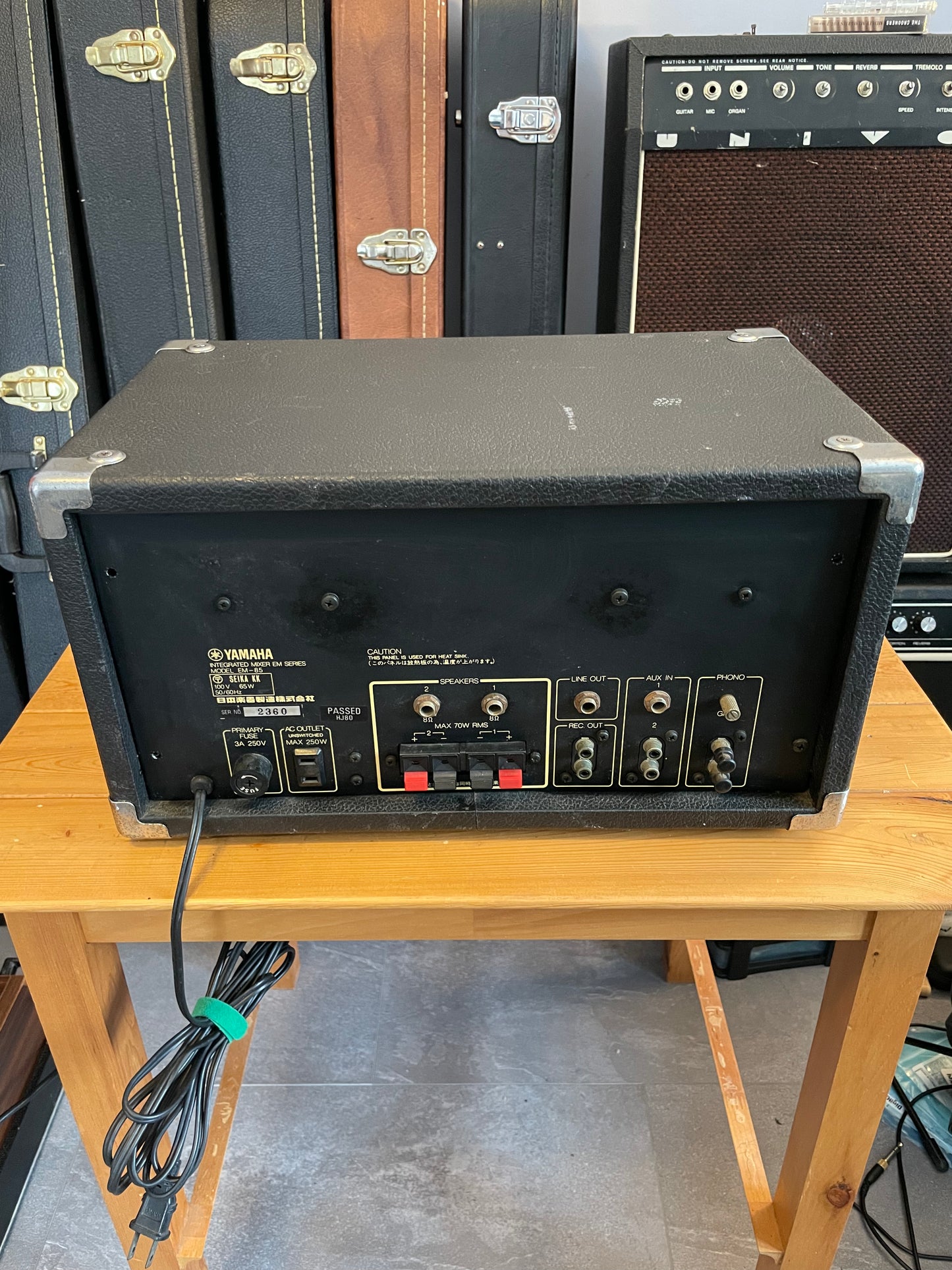 Yamaha EM-85 4 channel mixer with Aux and Phono channel + built in Bucket Brigade Delay