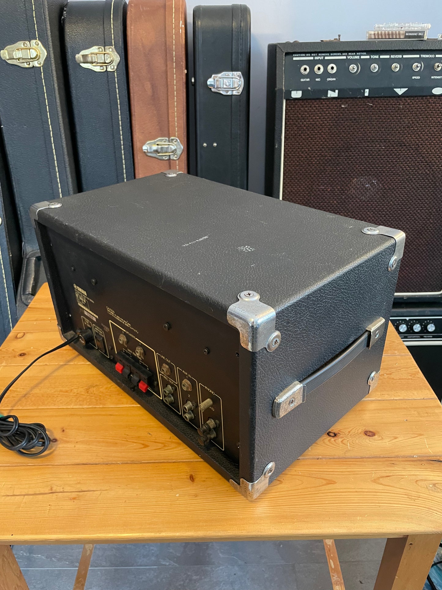 Yamaha EM-85 4 channel mixer with Aux and Phono channel + built in Bucket Brigade Delay
