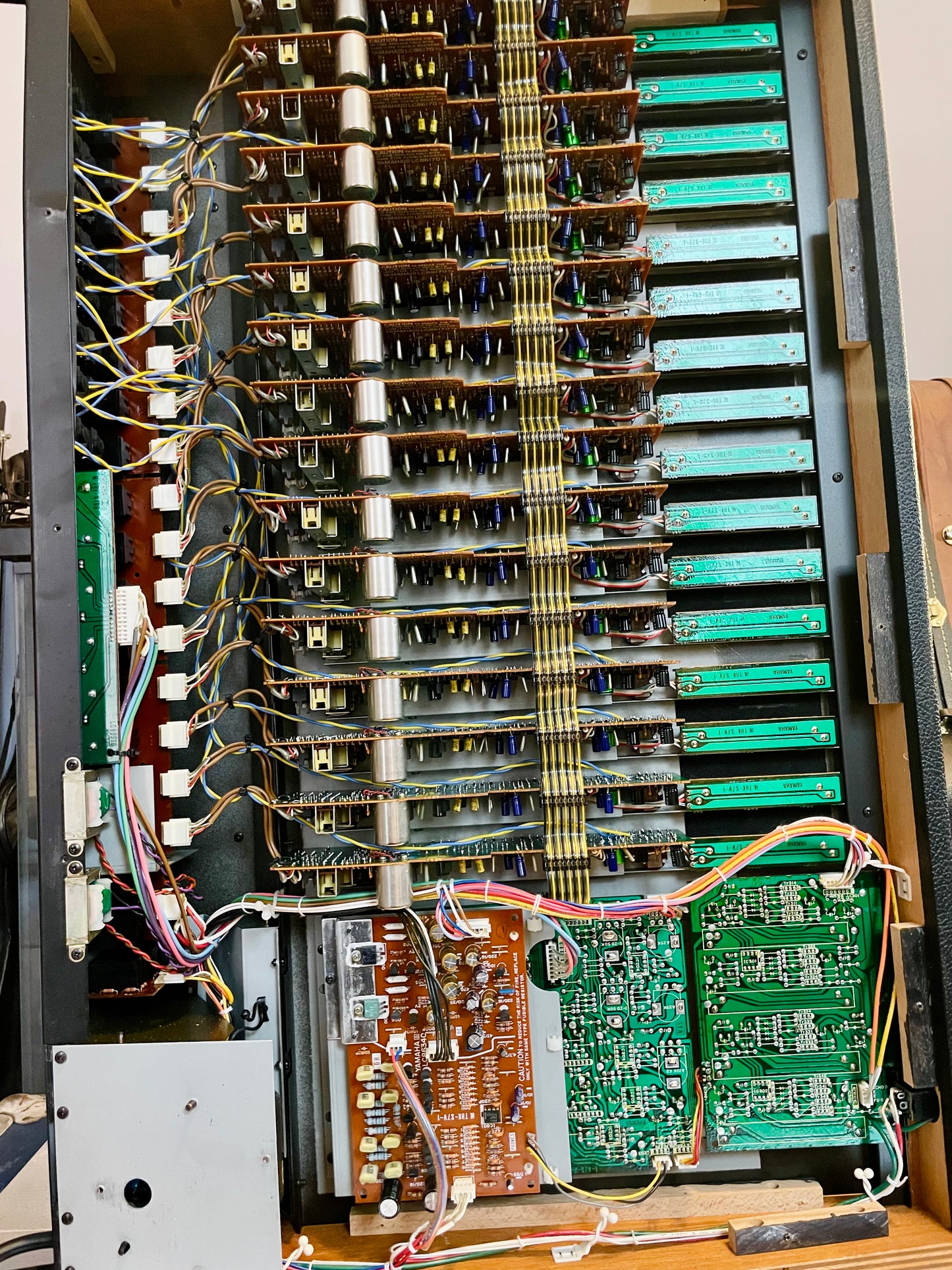 Yamaha MQ1602 "Japa-Neve" Mixer - Fully recapped + Direct-Outs - Tamura transformers, fat Pres. 4 band EQ