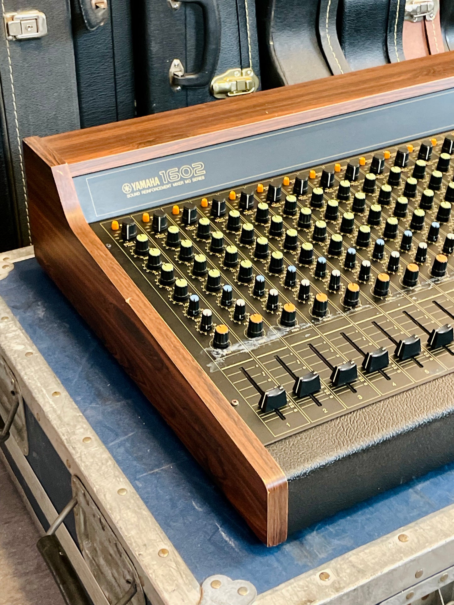 Yamaha MQ1602 "Japa-Neve" Mixer - Fully recapped + Direct-Outs - Tamura transformers, fat Pres. 4 band EQ