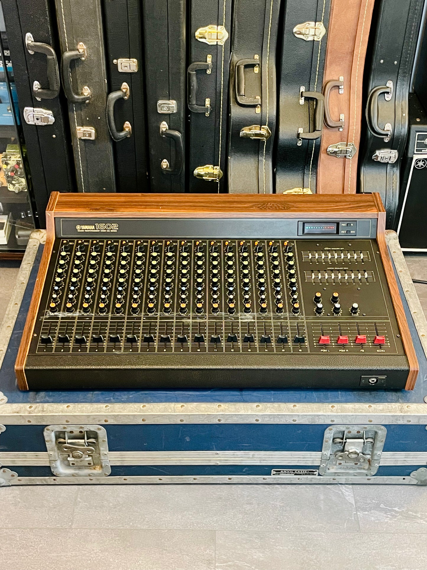 Yamaha MQ1602 "Japa-Neve" Mixer - Fully recapped + Direct-Outs - Tamura transformers, fat Pres. 4 band EQ