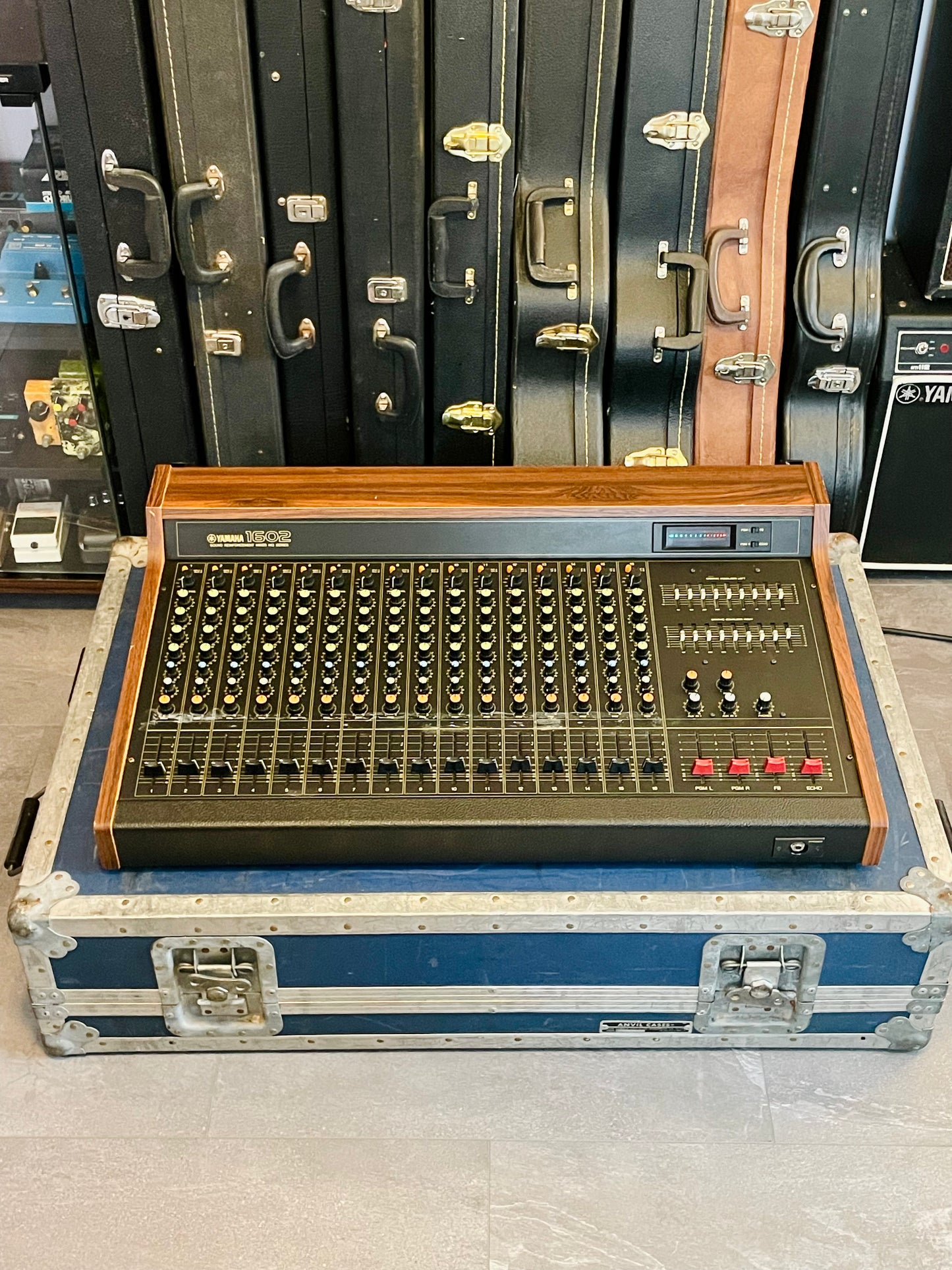 Yamaha MQ1602 "Japa-Neve" Mixer - Fully recapped + Direct-Outs - Tamura transformers, fat Pres. 4 band EQ