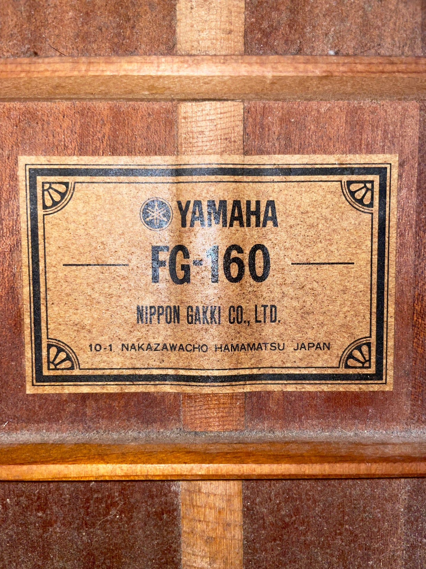 Yamaha FG-160 Tan Label Nippon Gakki - Made in Japan, with hard case.