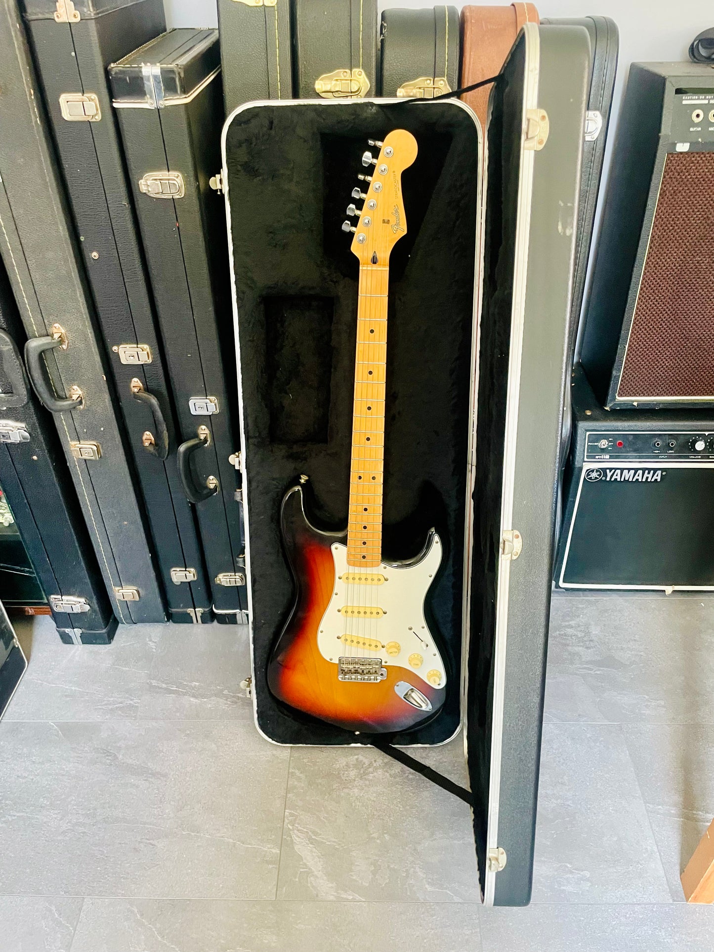Fender Stratocaster ST-45 Made in Japan 2004 - Sunburst