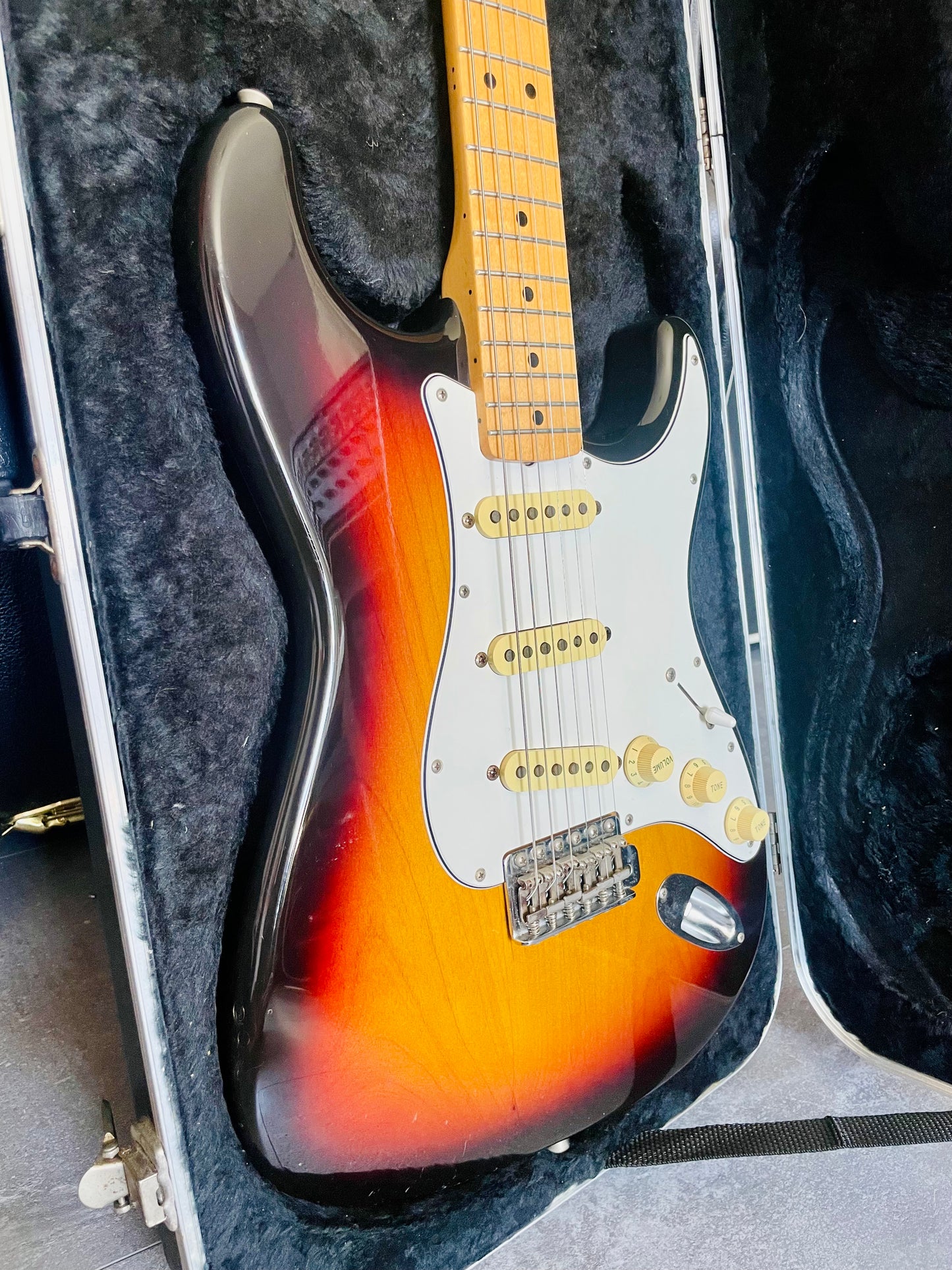 Fender Stratocaster ST-45 Made in Japan 2004 - Sunburst