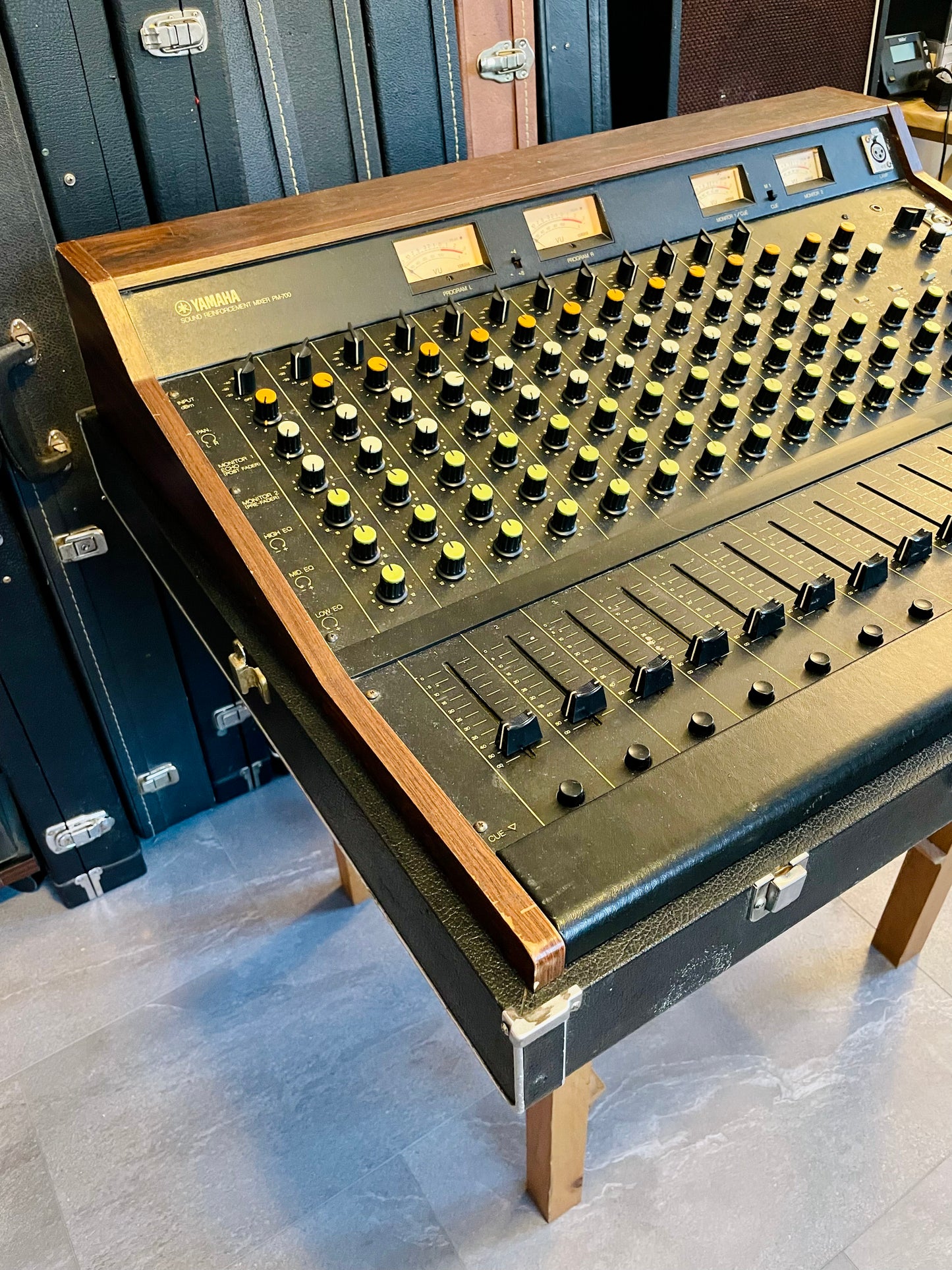 Yamaha PM-700 "Japa-Neve" fully recapped + Direct-Out Headbangers Tamura transformers 12-Channel Mixing Console 1970s