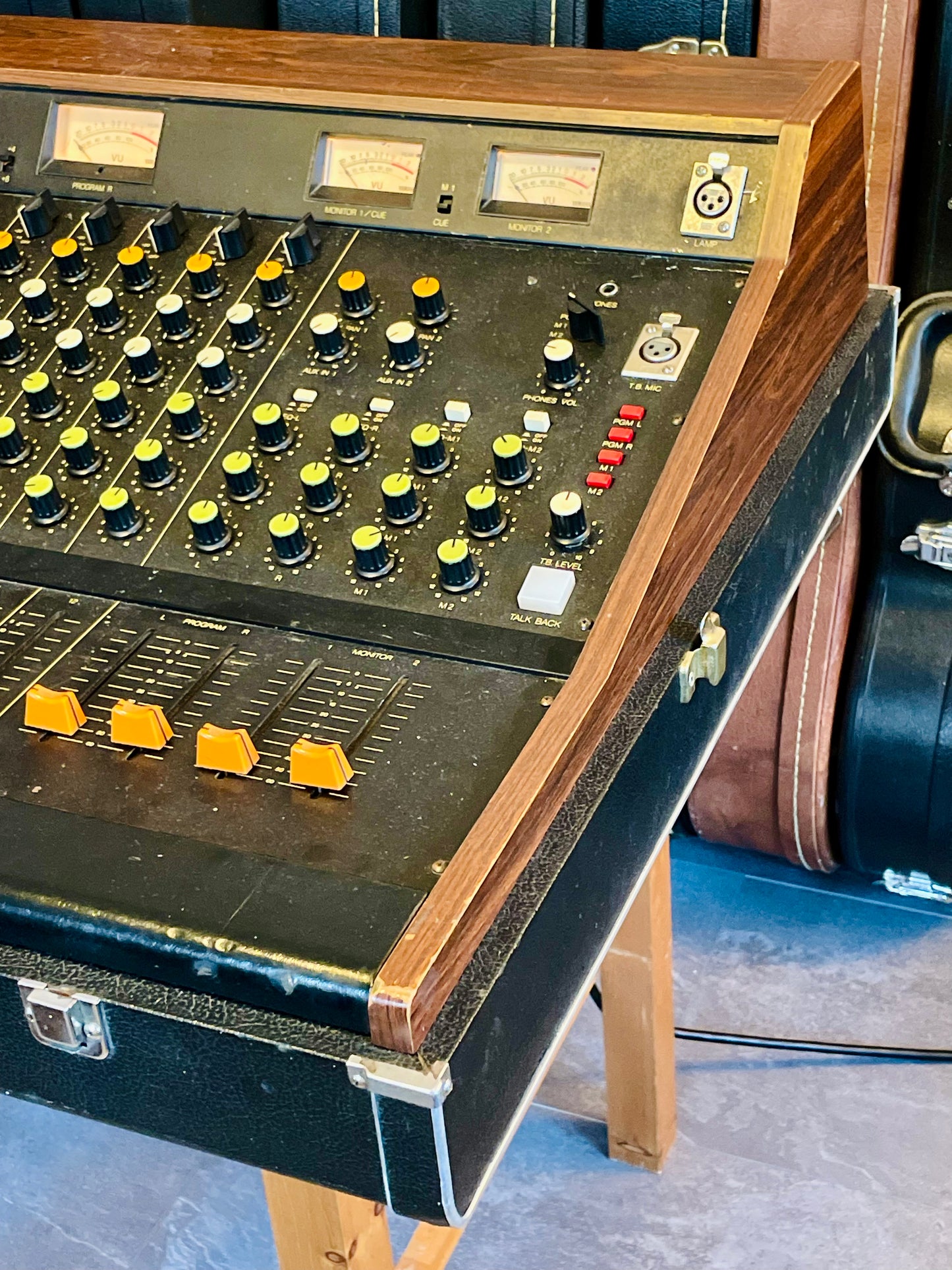 Yamaha PM-700 "Japa-Neve" fully recapped + Direct-Out Headbangers Tamura transformers 12-Channel Mixing Console 1970s