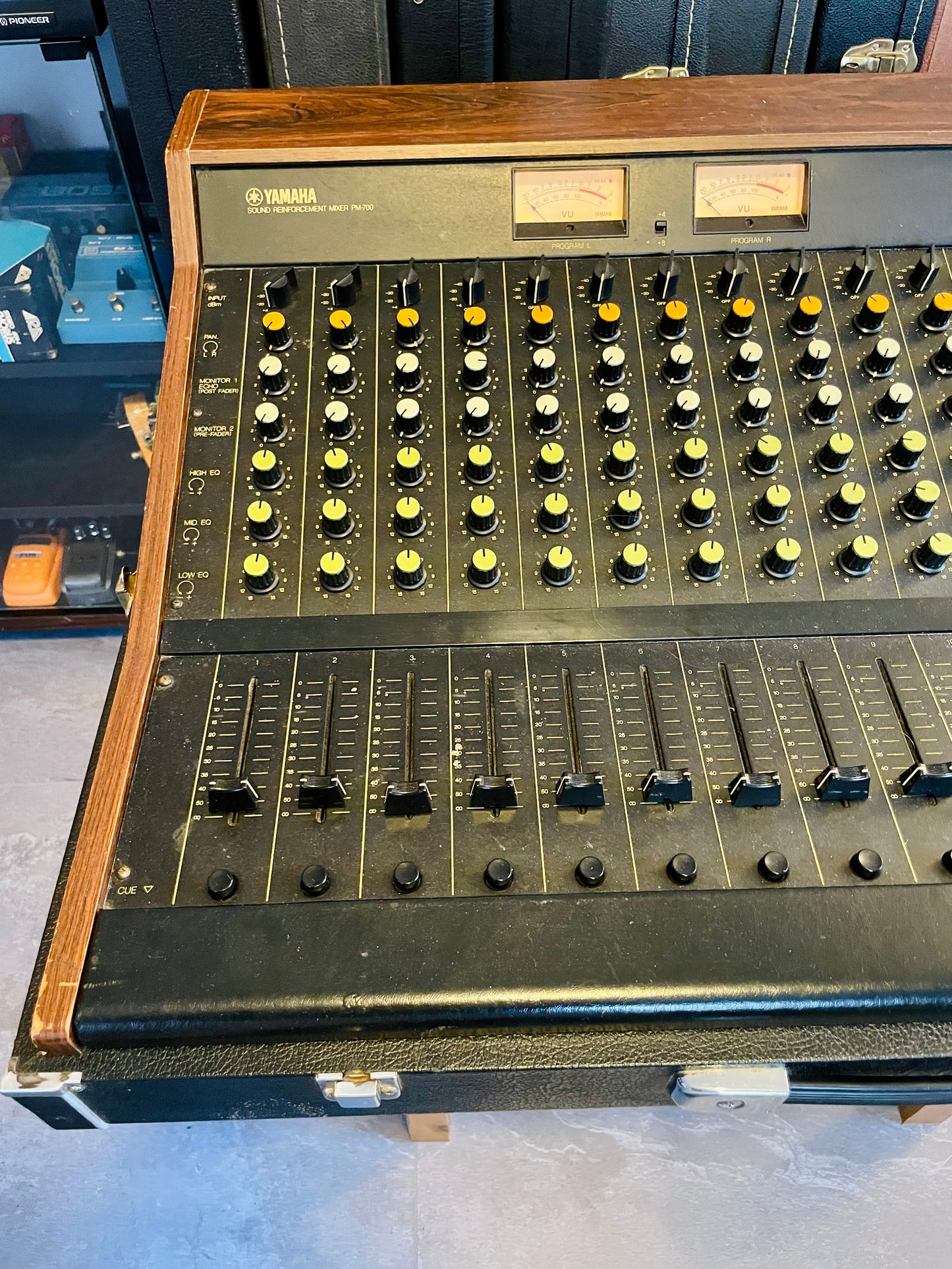 Yamaha PM-700 "Japa-Neve" fully recapped + Direct-Out Headbangers Tamura transformers 12-Channel Mixing Console 1970s