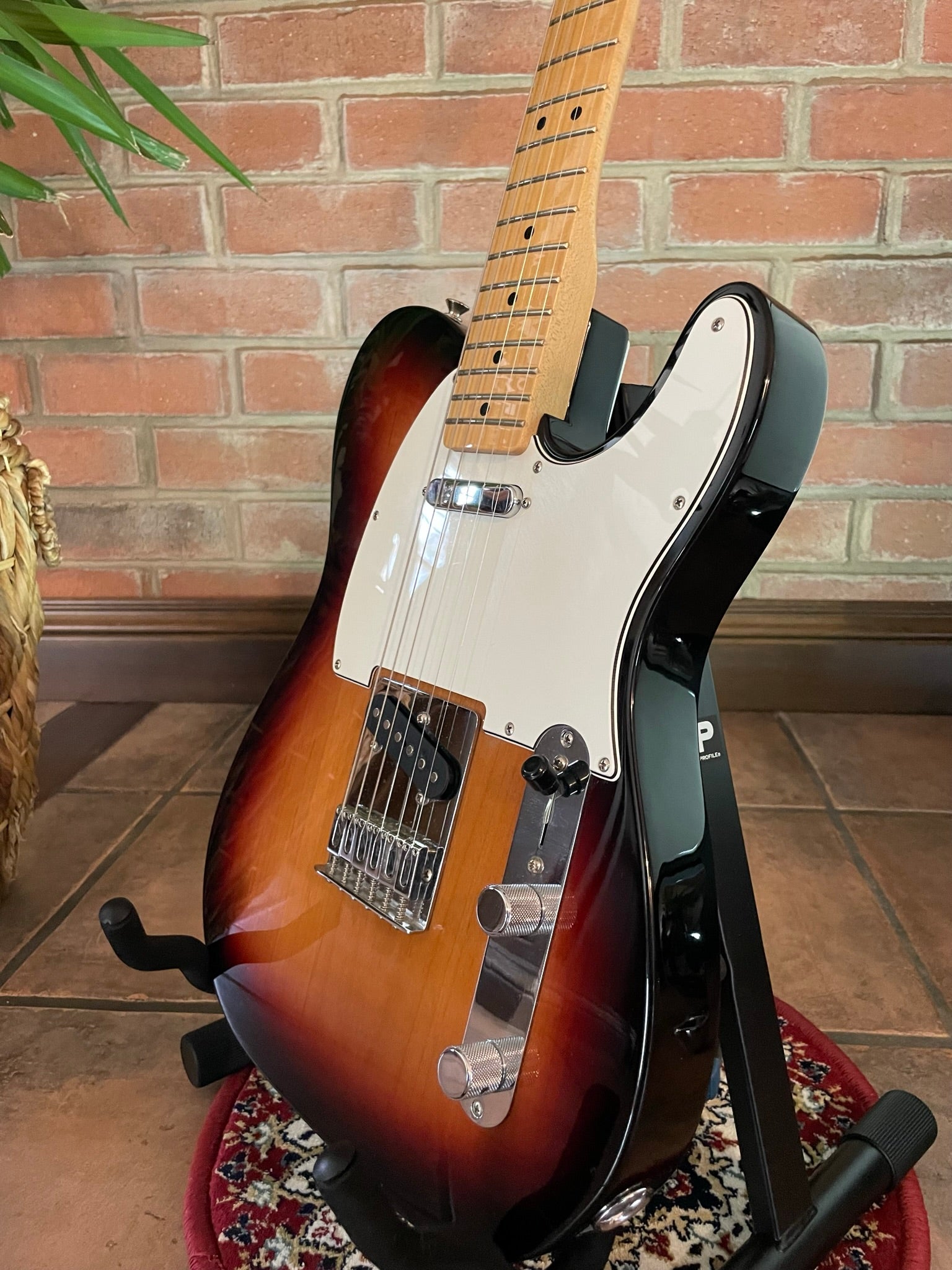 Fender Telecaster - Mexico 2017 Sunburst – Herscheid and the 