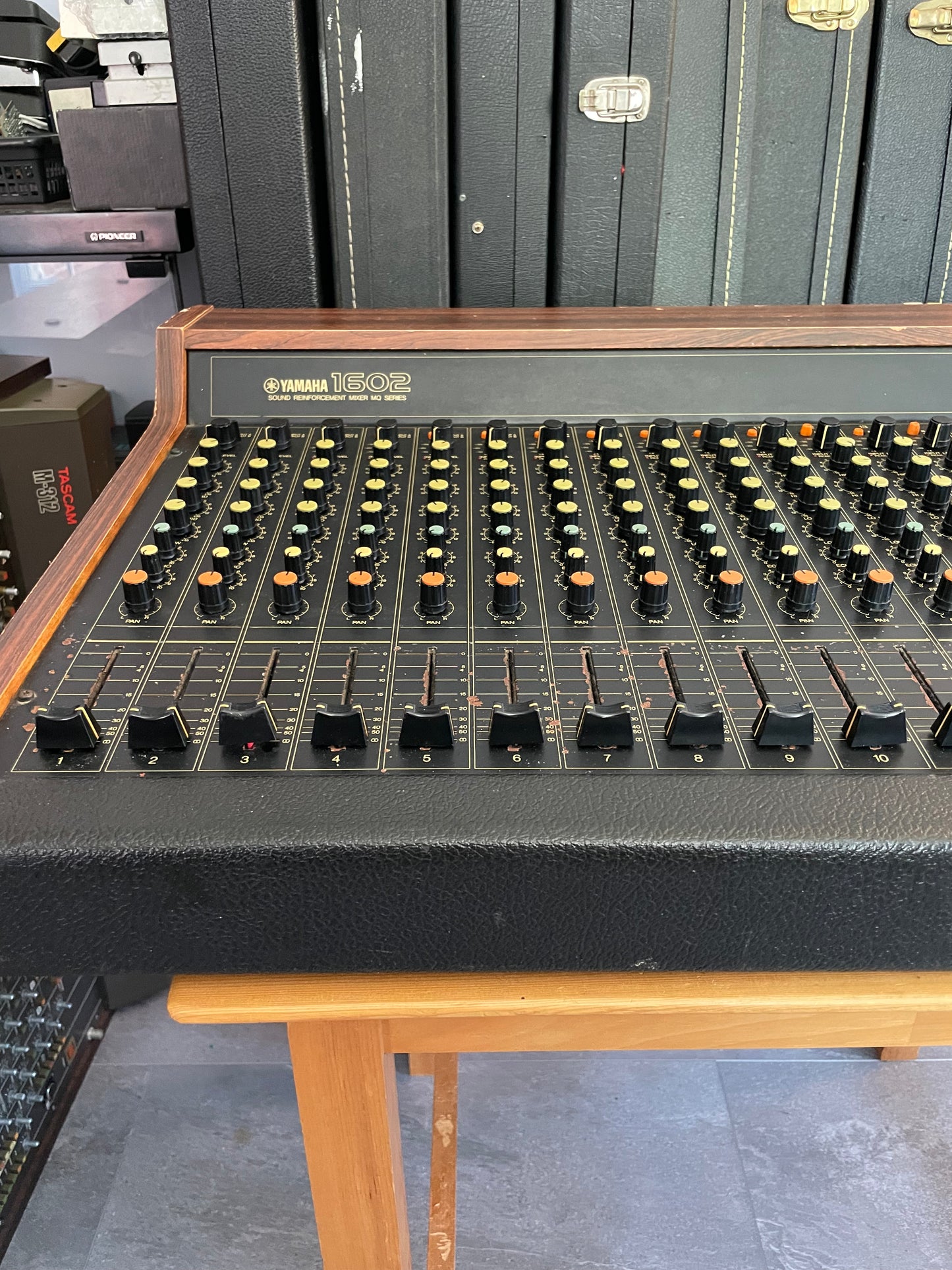 Yamaha MQ1602 "Japa-Neve" Mixer - Fully recapped + Direct-Outs - Tamura transformers, fat Pres. 4 band EQ