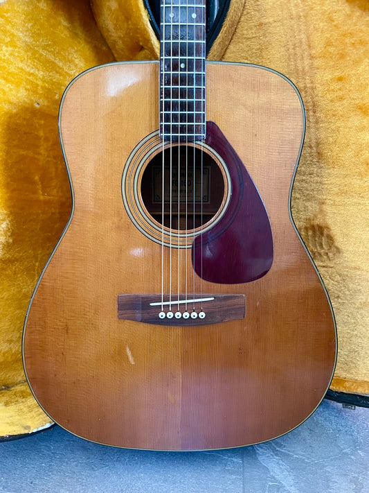 Yamaha FG-160 Tan Label Nippon Gakki - Made in Japan, with hard case.