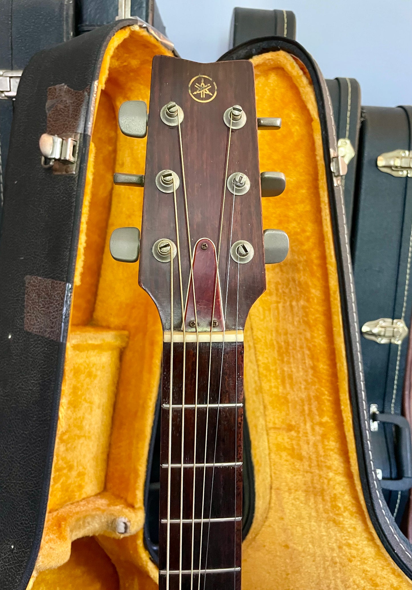 Yamaha FG-160 Tan Label Nippon Gakki - Made in Japan, with hard case.