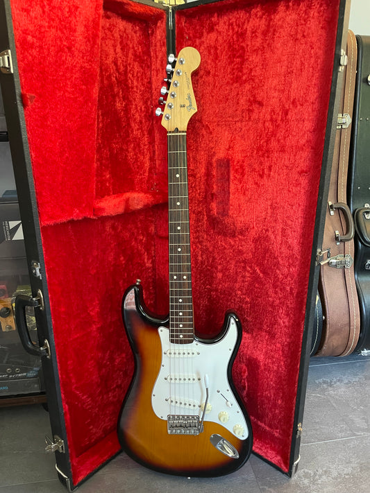FREE SHIPPING - Fender Stratocaster ST-45 Made in Japan 2004 - Sunburst
