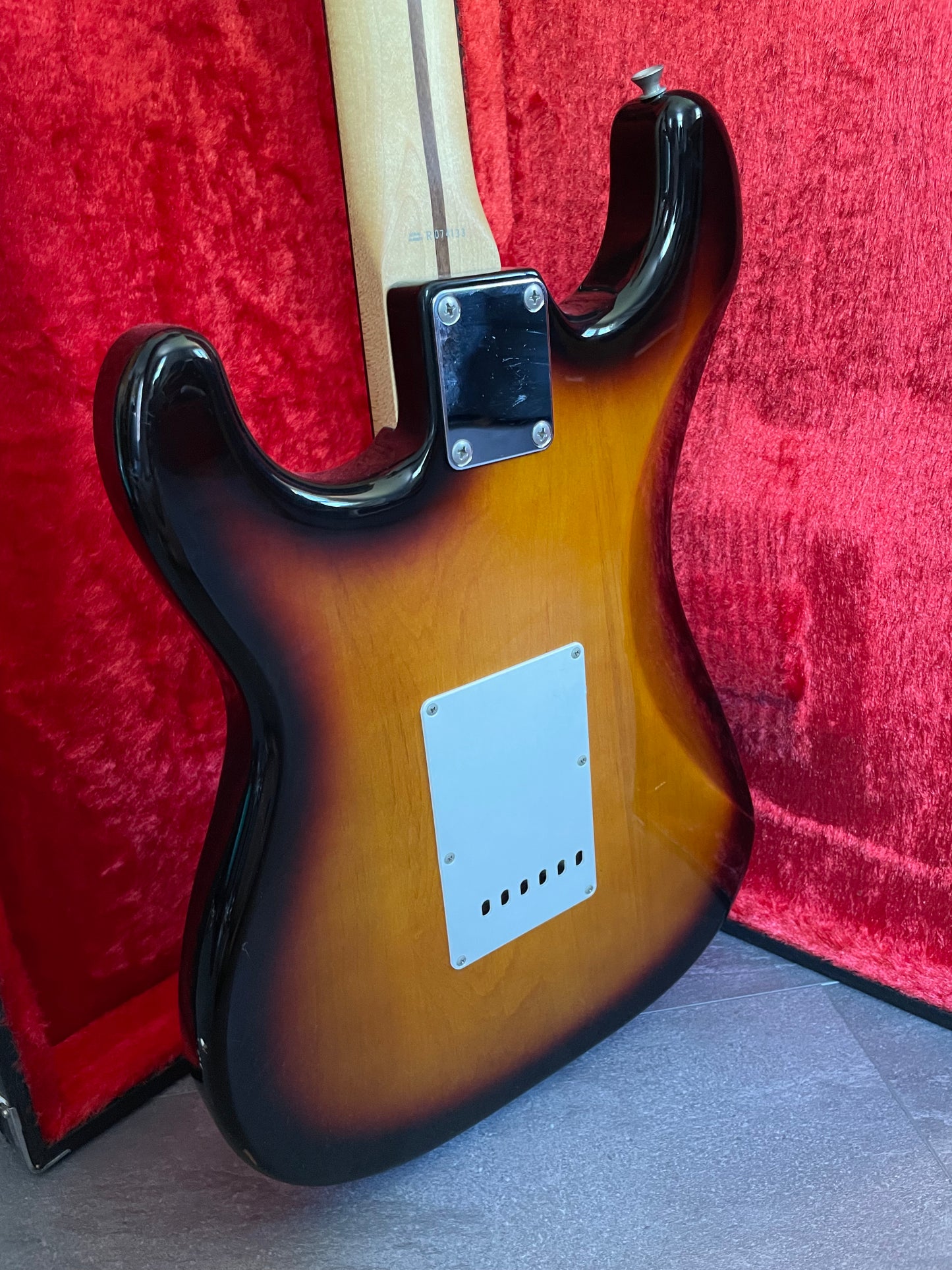 FREE SHIPPING - Fender Stratocaster ST-45 Made in Japan 2004 - Sunburst