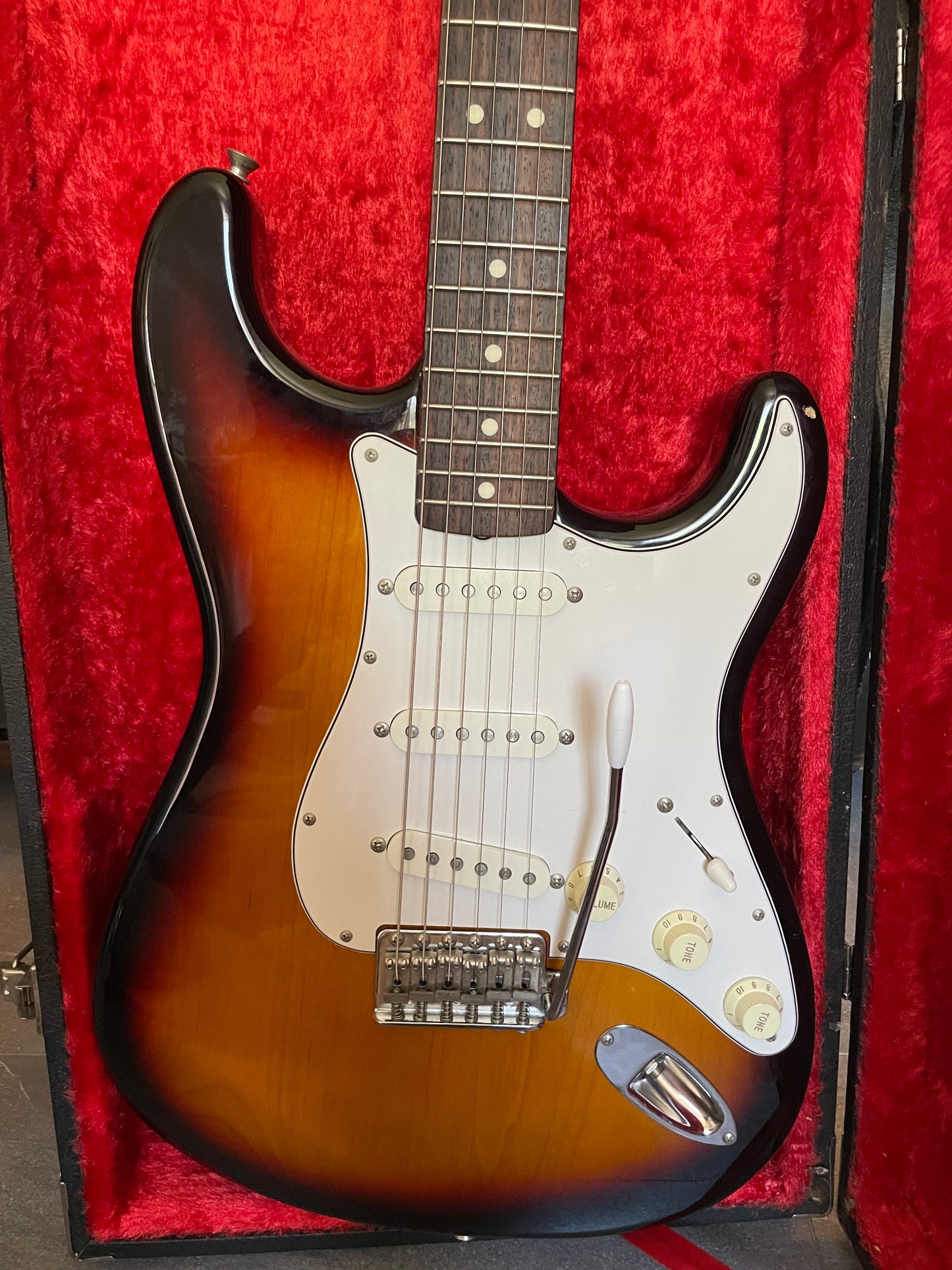 FREE SHIPPING - Fender Stratocaster ST-45 Made in Japan 2004 - Sunburst