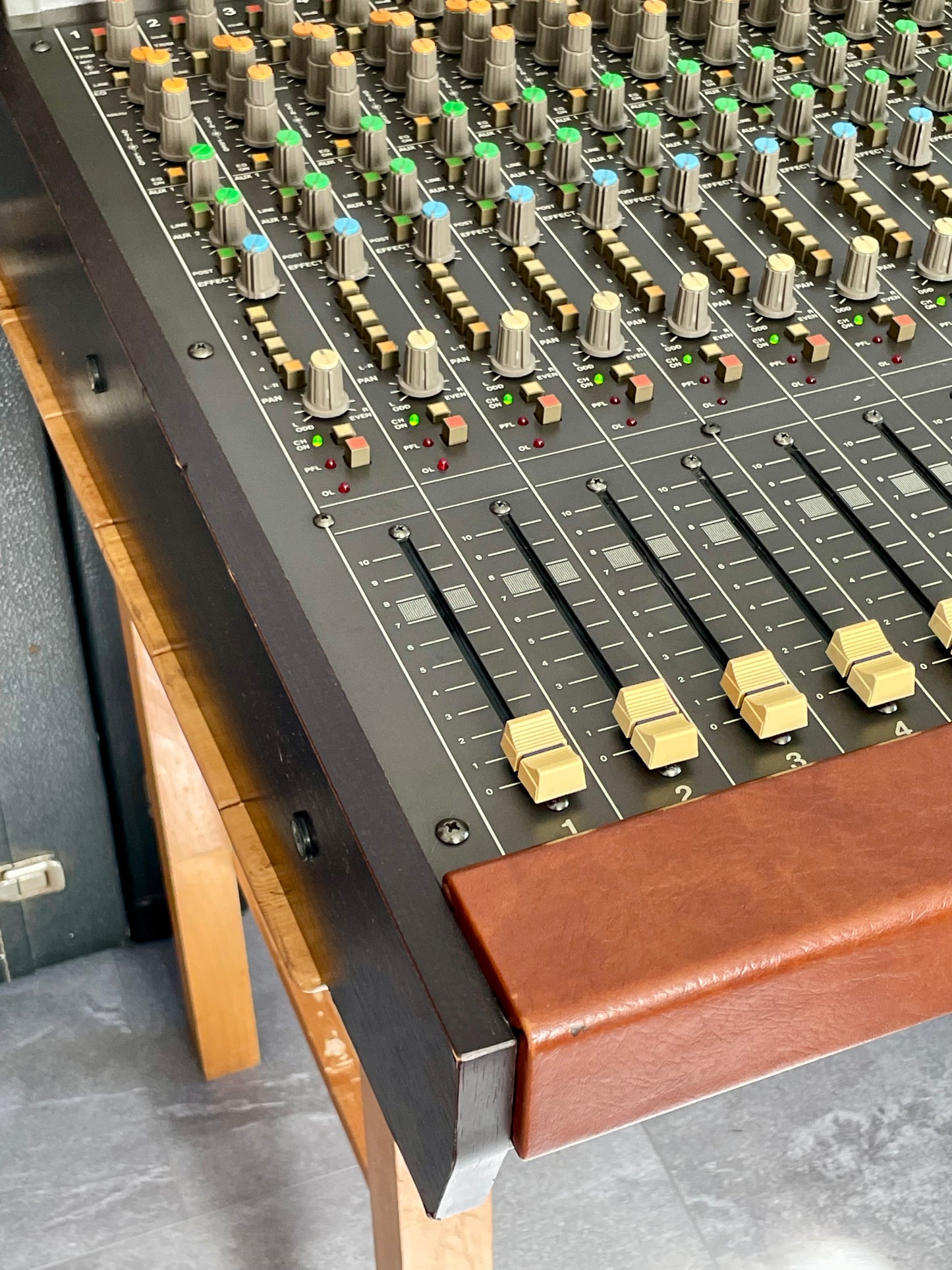 TASCAM M-312 with transformer-balanced direct out CAPI API-style (1983 - 1987) - Fully serviced + recapped