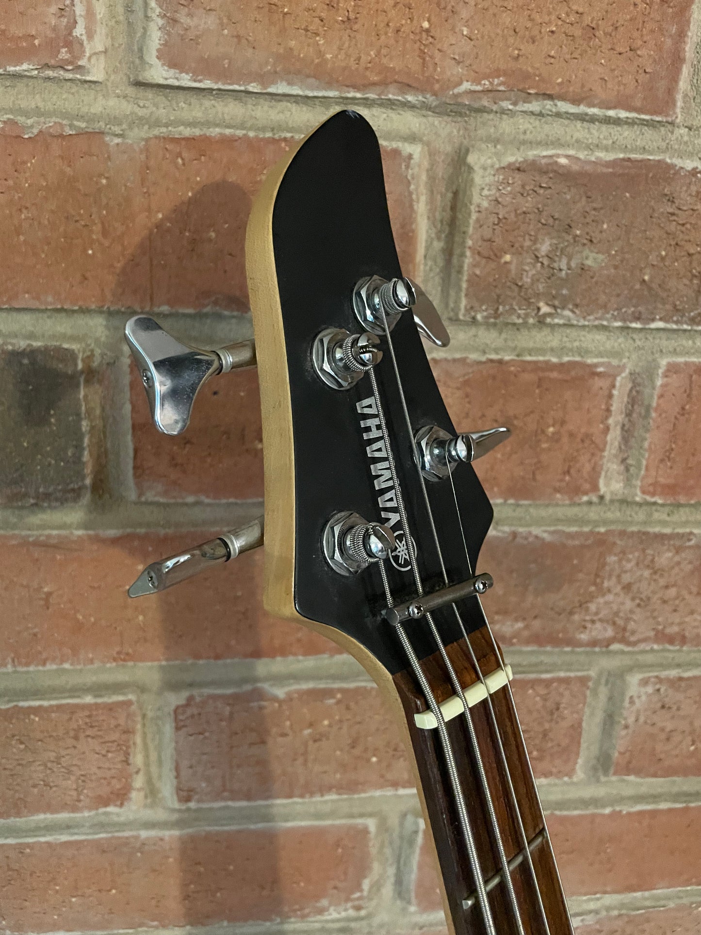 Guitare basse Yamaha