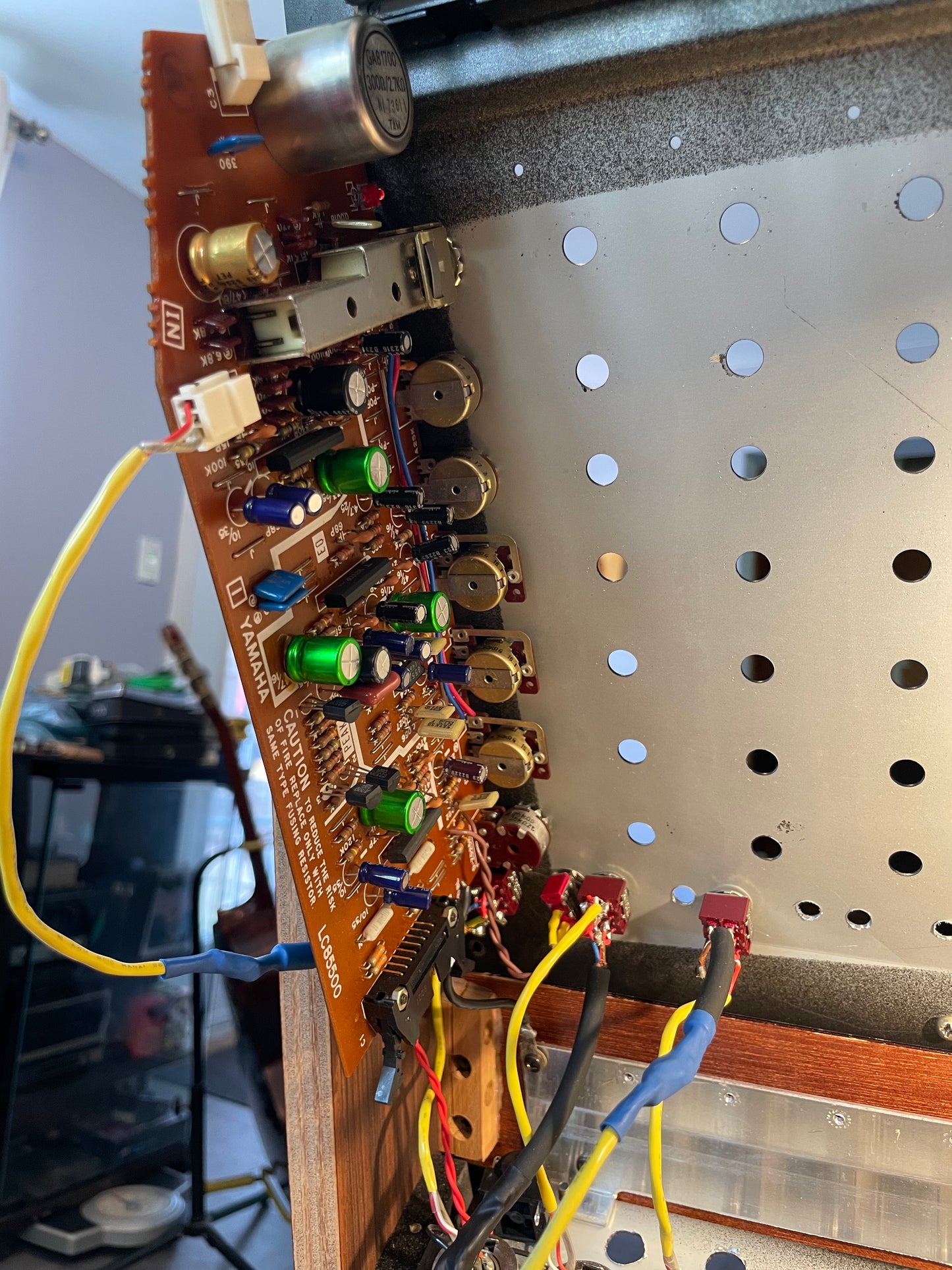 Robert's Yamaha M512