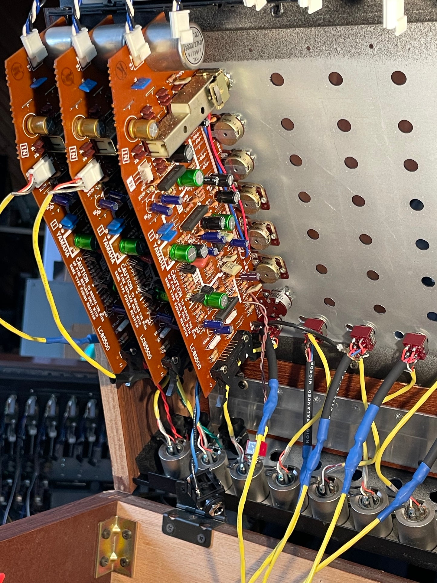Robert's Yamaha M512