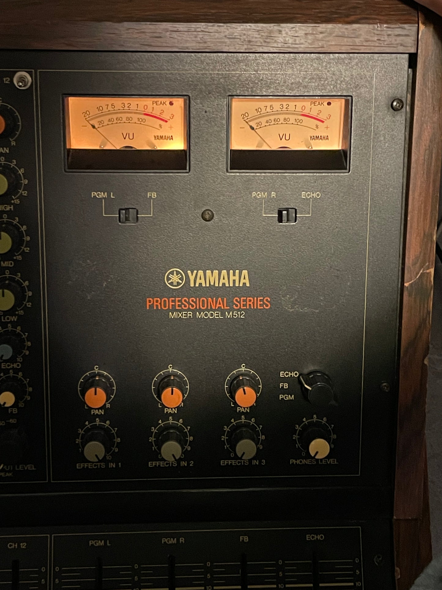 Robert's Yamaha M512
